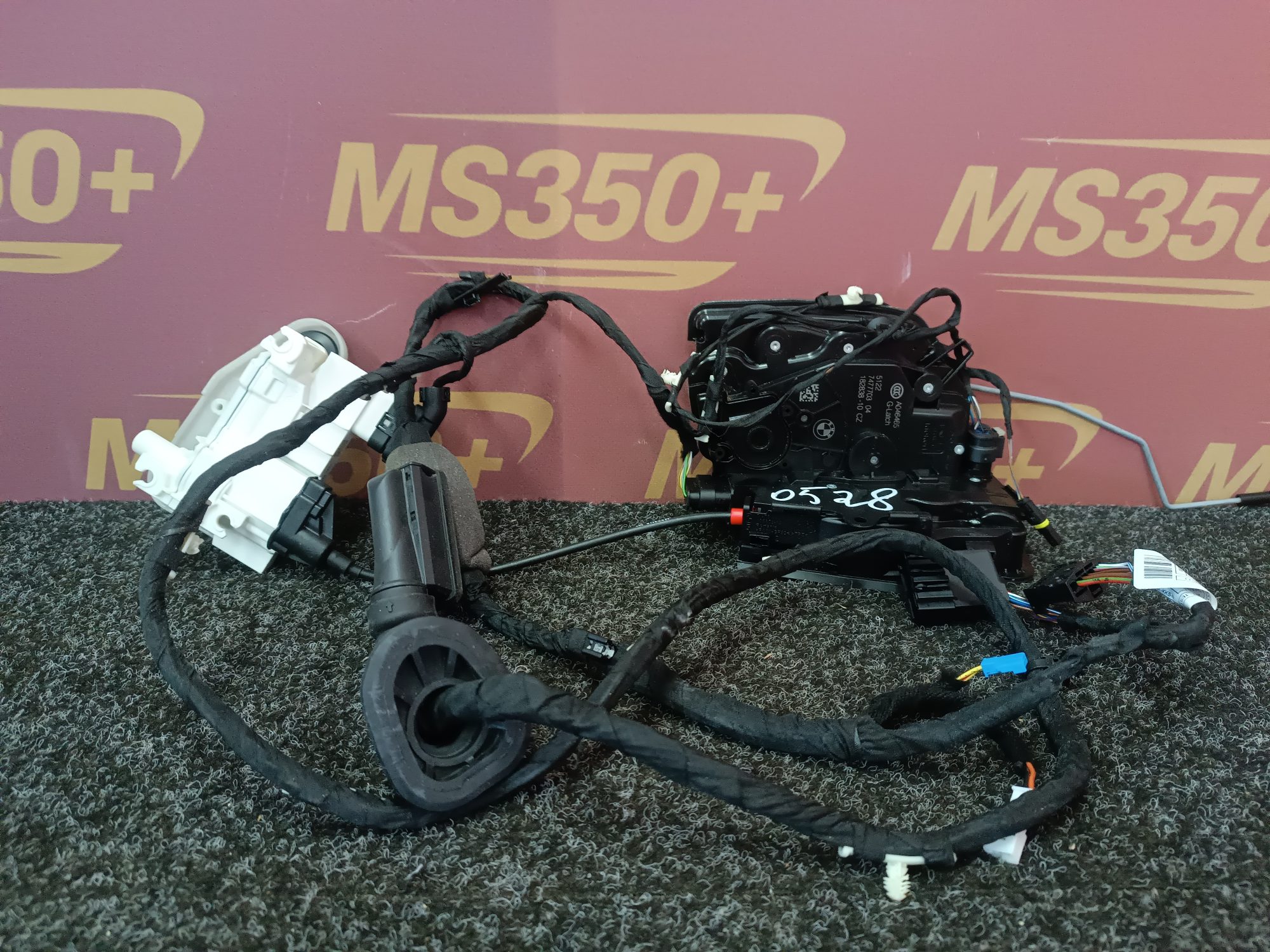 Б/у Замок дверей задньої лівої BMW X5 G05 - 1