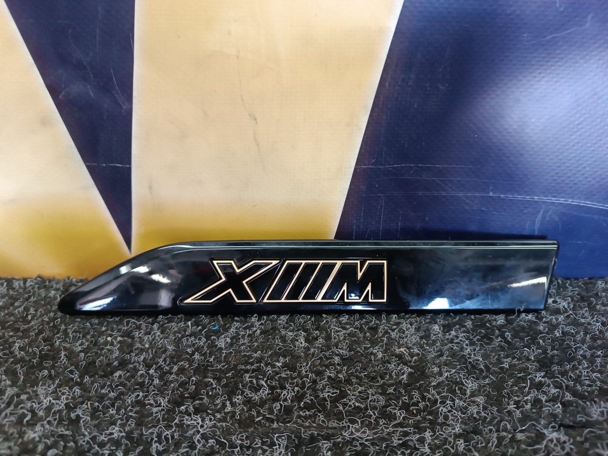 Б/у Накладка декоративна (молдинг) переднього правого крила BMW XM G09 - 1