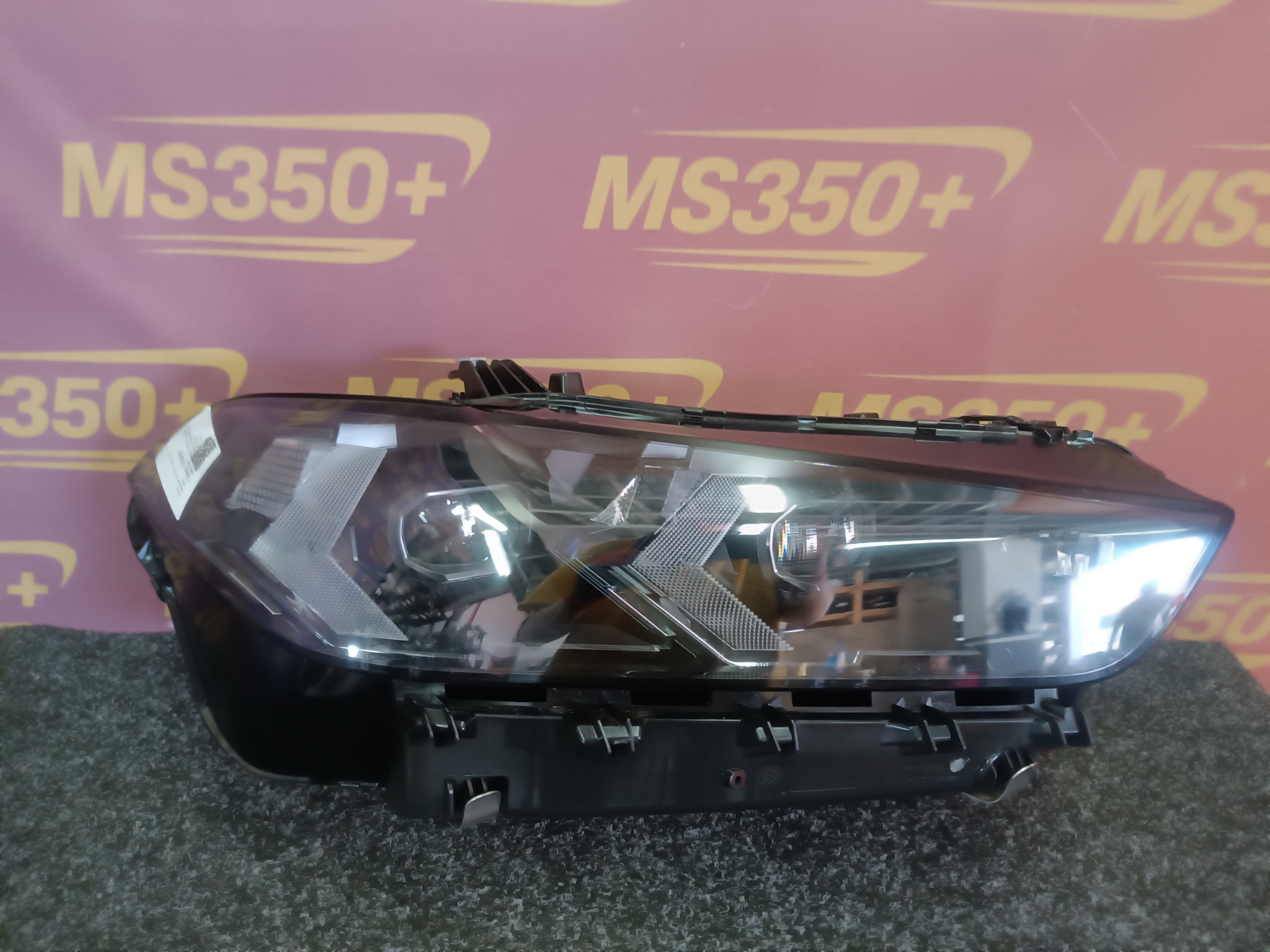 Б/у Фара передня права BMW X5 G05 - 1