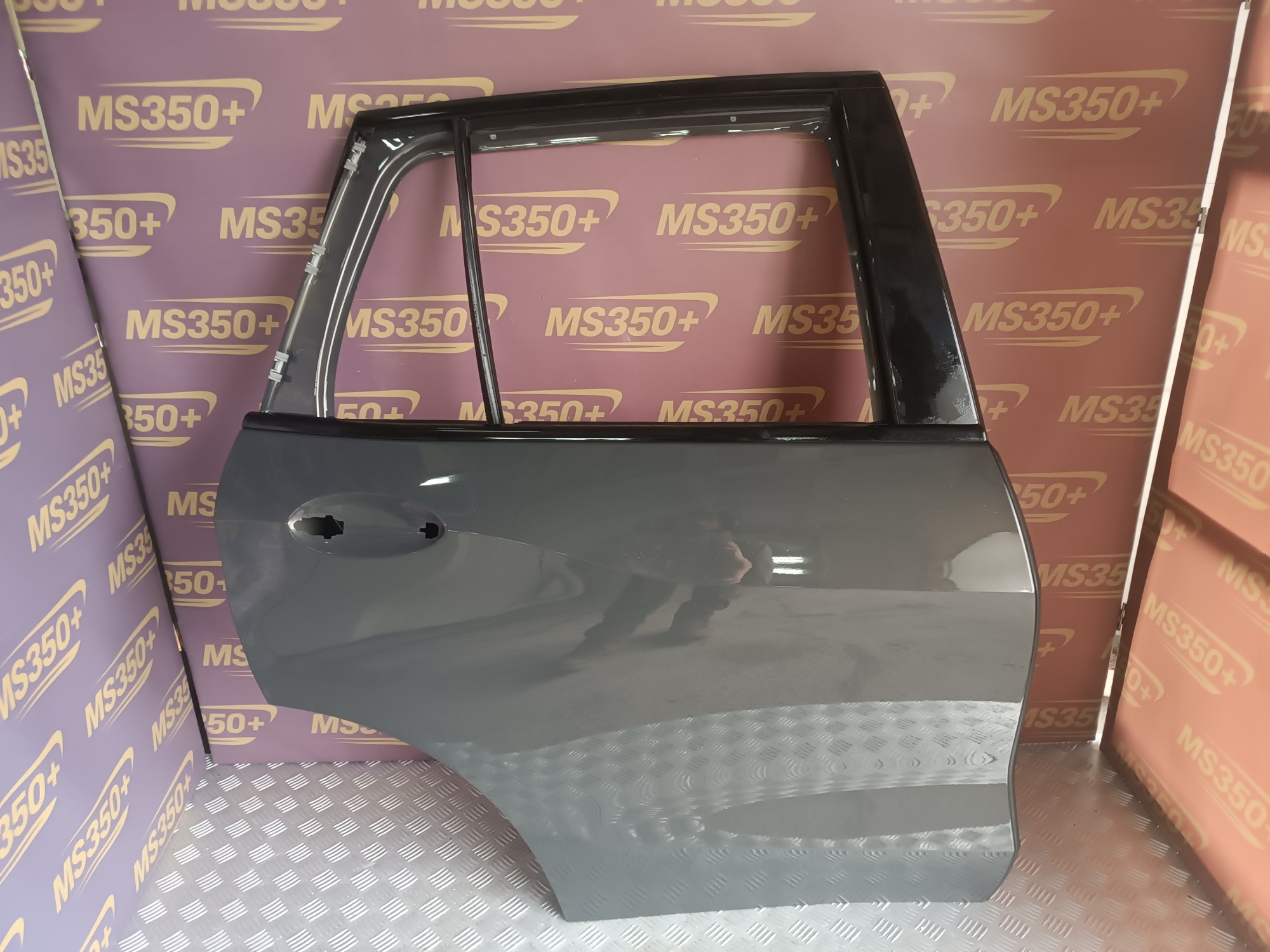 Б/у Двері задні праві BMW X5 G05 - 1