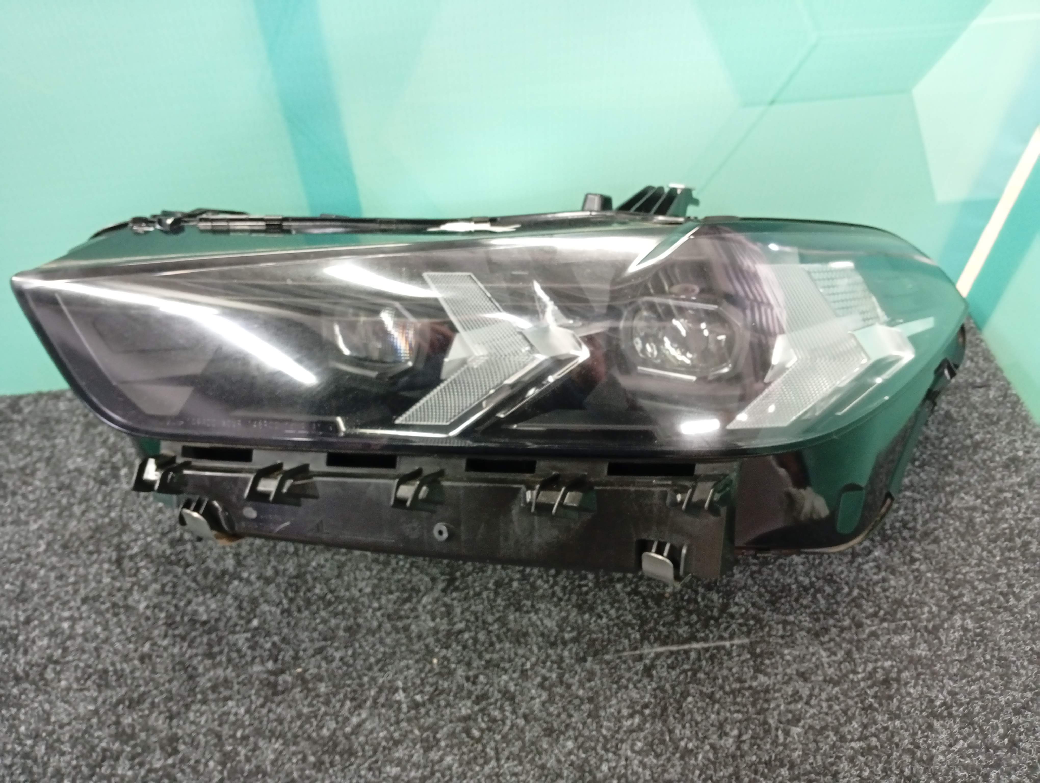 Б/у Фара передня ліва BMW X5 G05 - 1