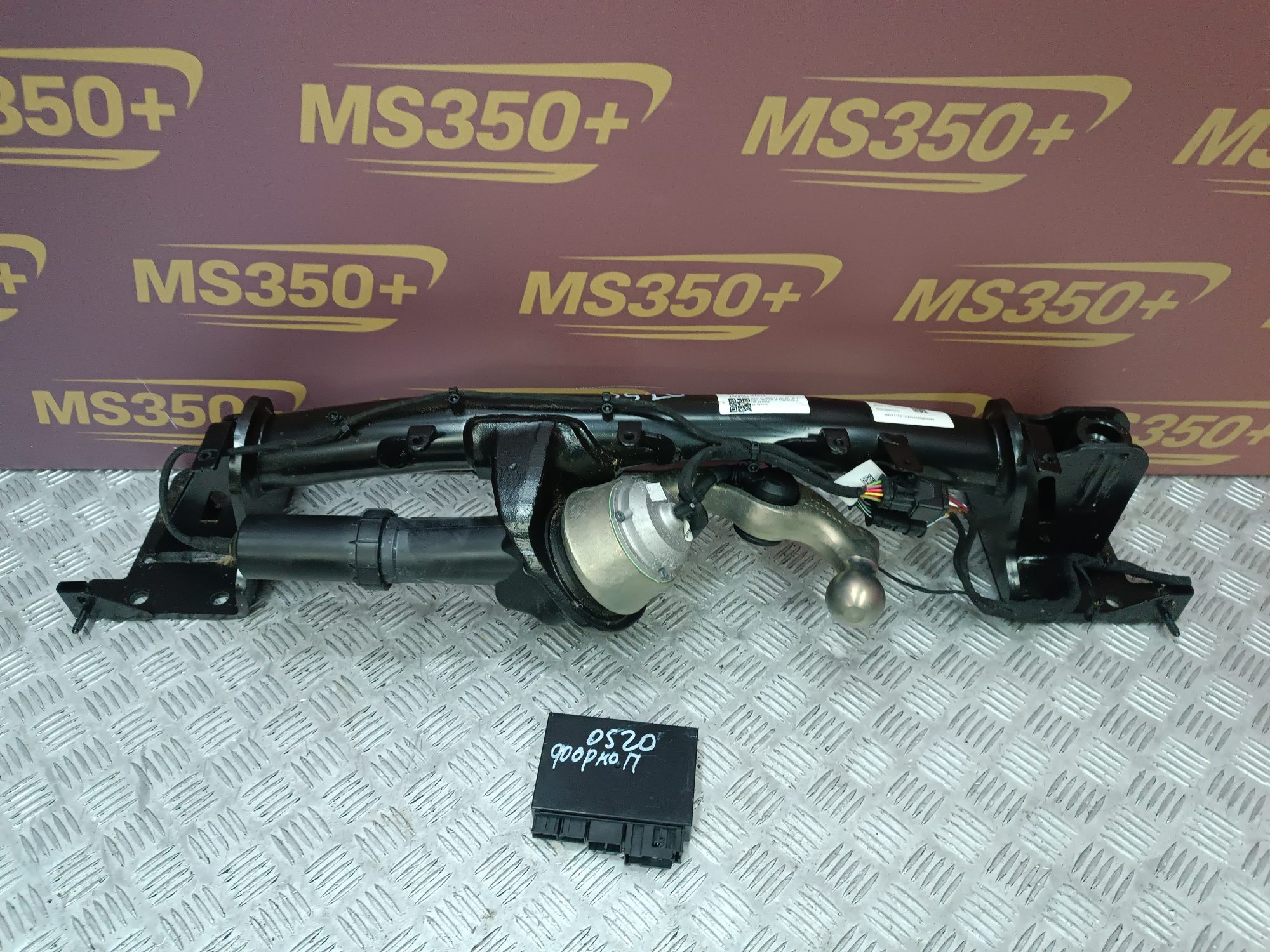 Б/у Фаркоп (причіпний пристрій) BMW X5 G05 - 1