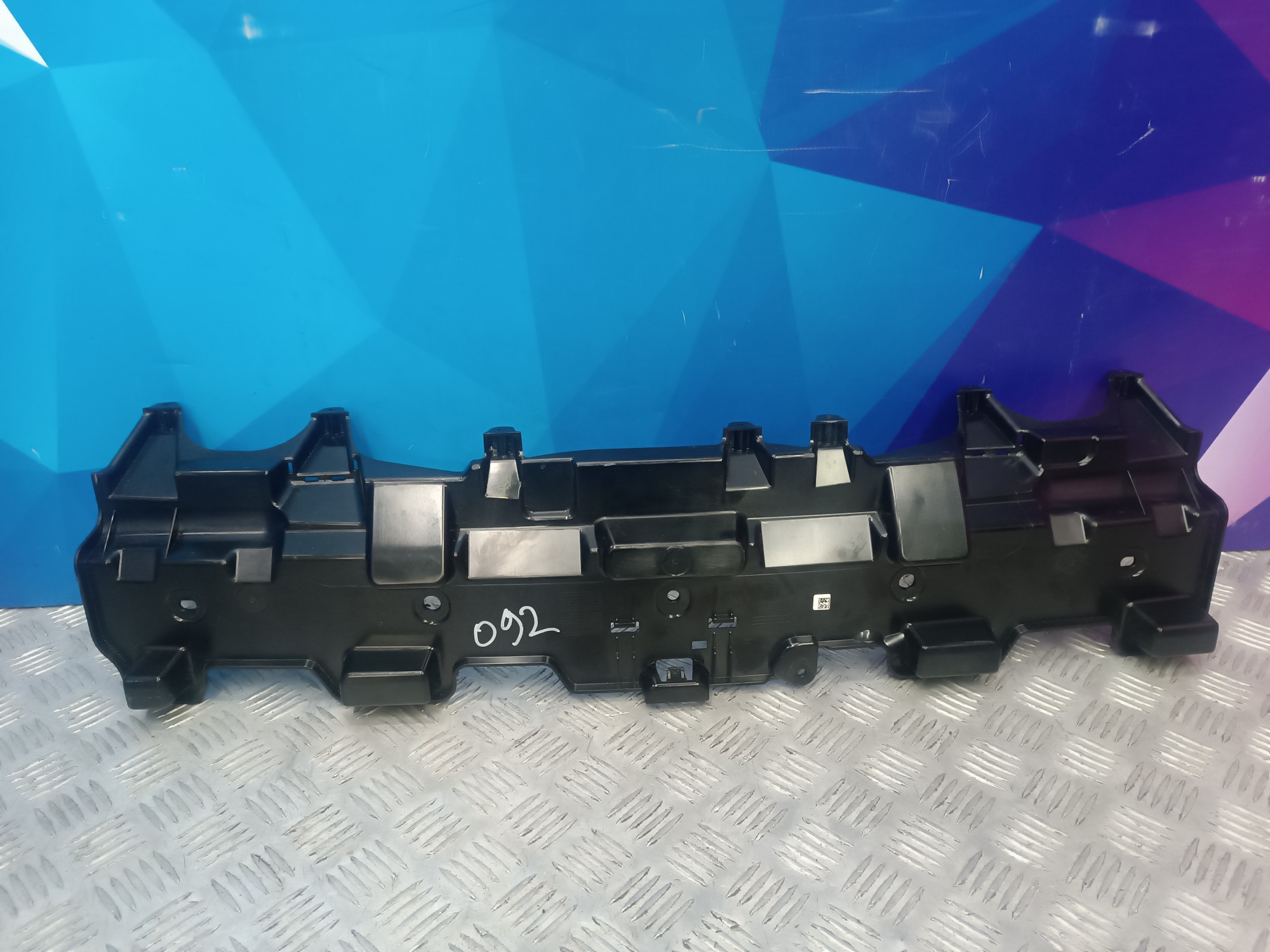 Б/у Кронштейн (кріплення) заднього бампера центральний BMW XM G09 - 1
