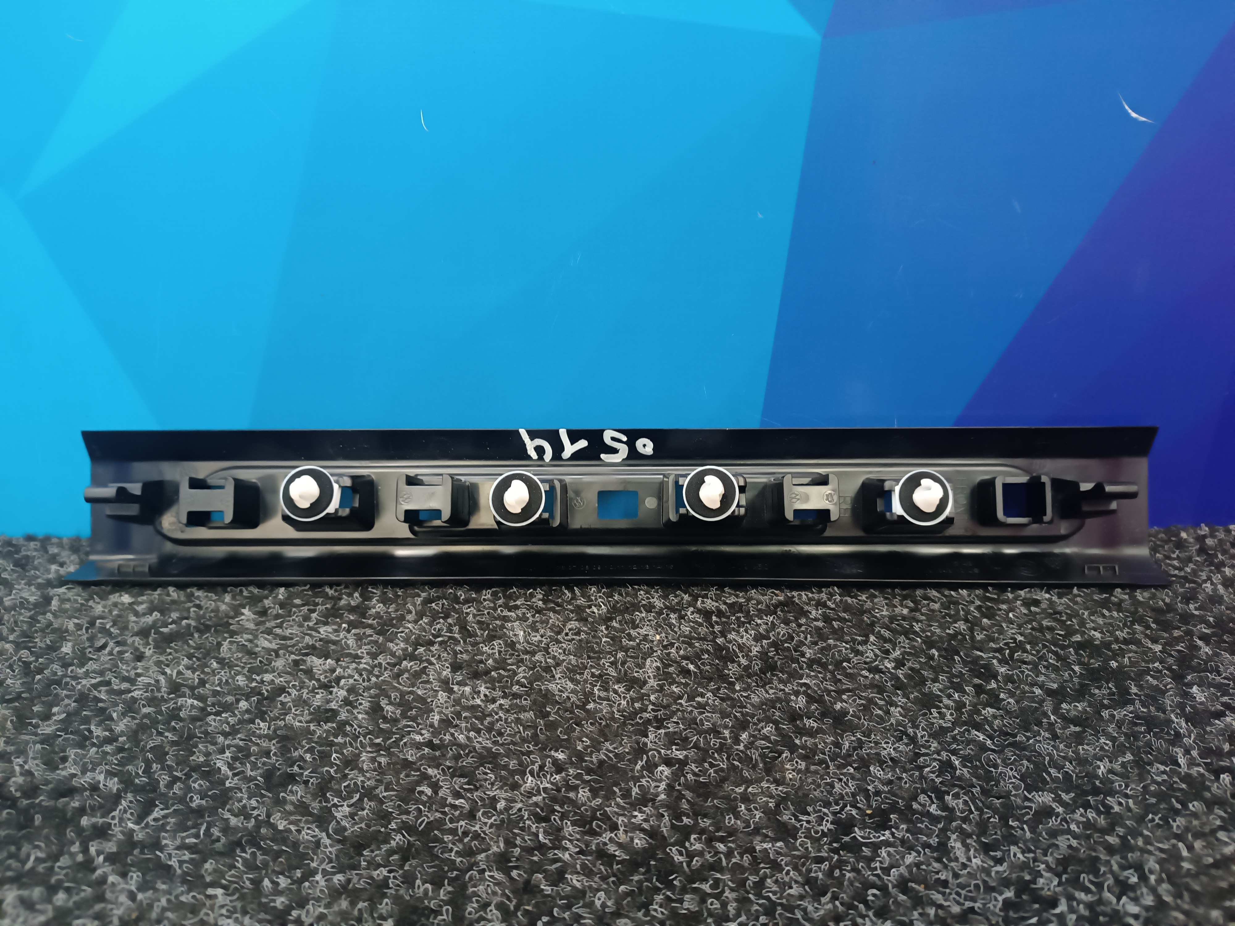 Б/в Накладка декоративная на порог правая BMW X5 G05 - 1
