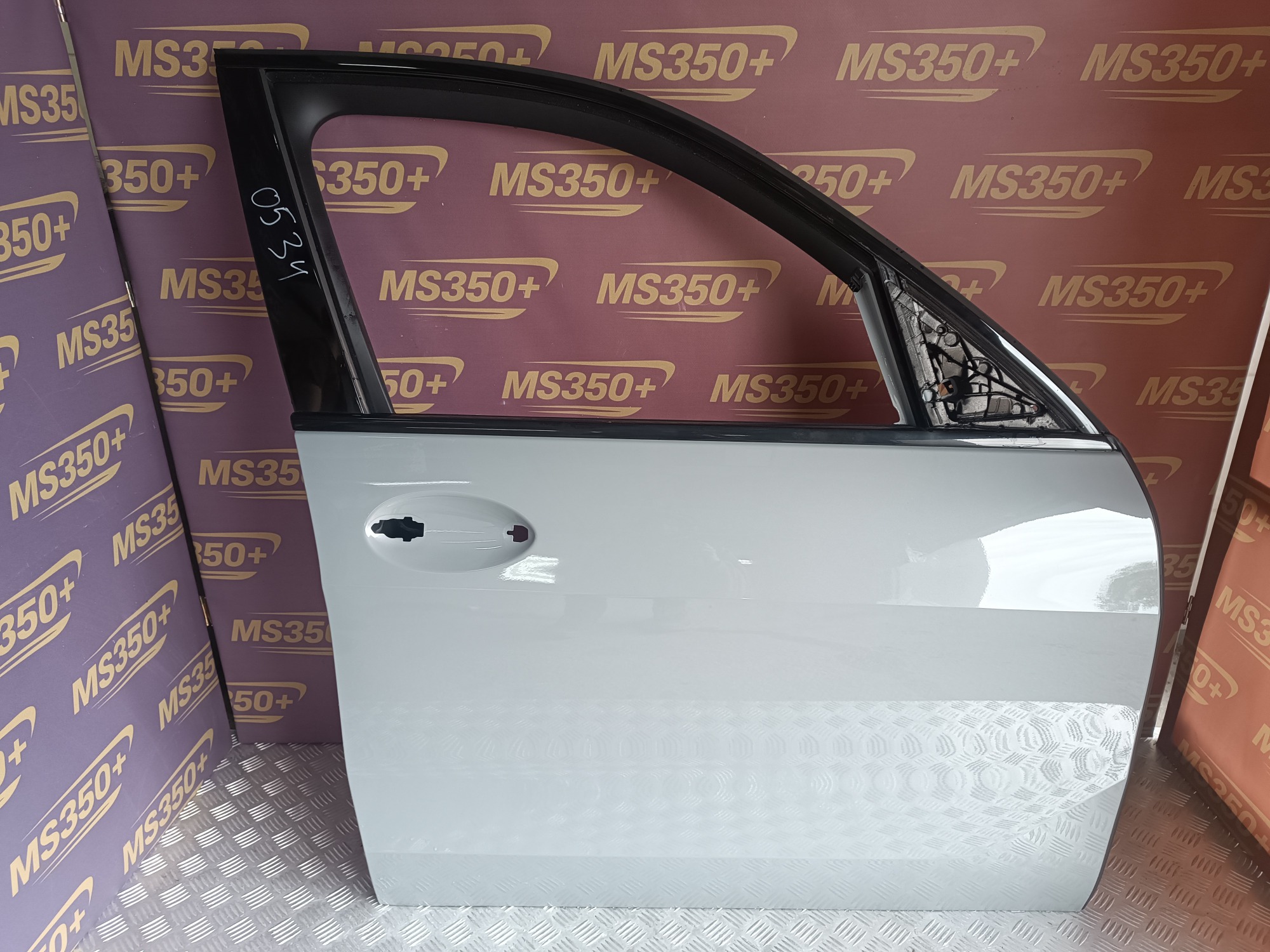 Б/у Двері передні праві BMW X5 G05 - 1