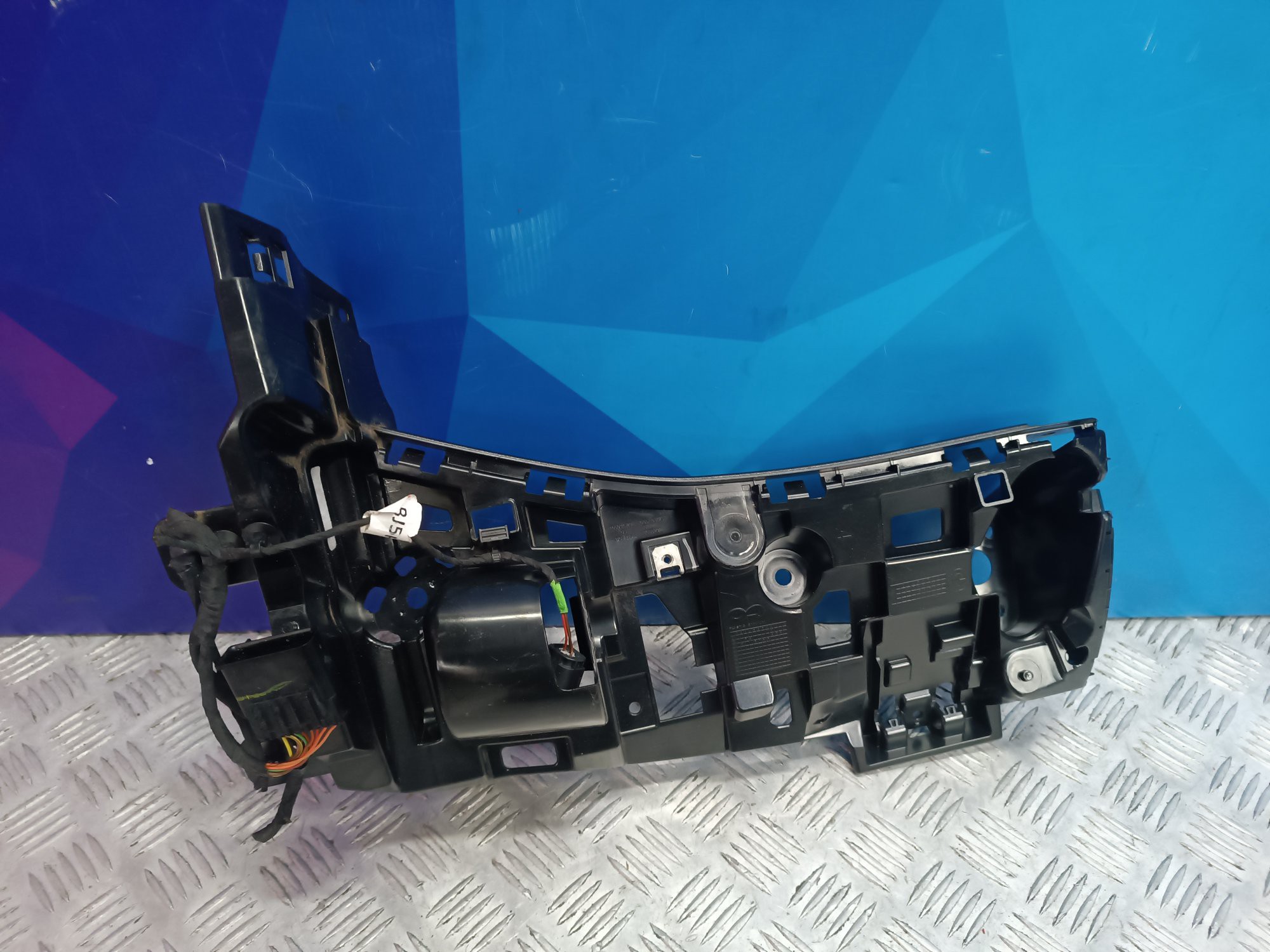 Б/у Кронштейн (кріплення) заднього бампера правий BMW X5 G05 - 1