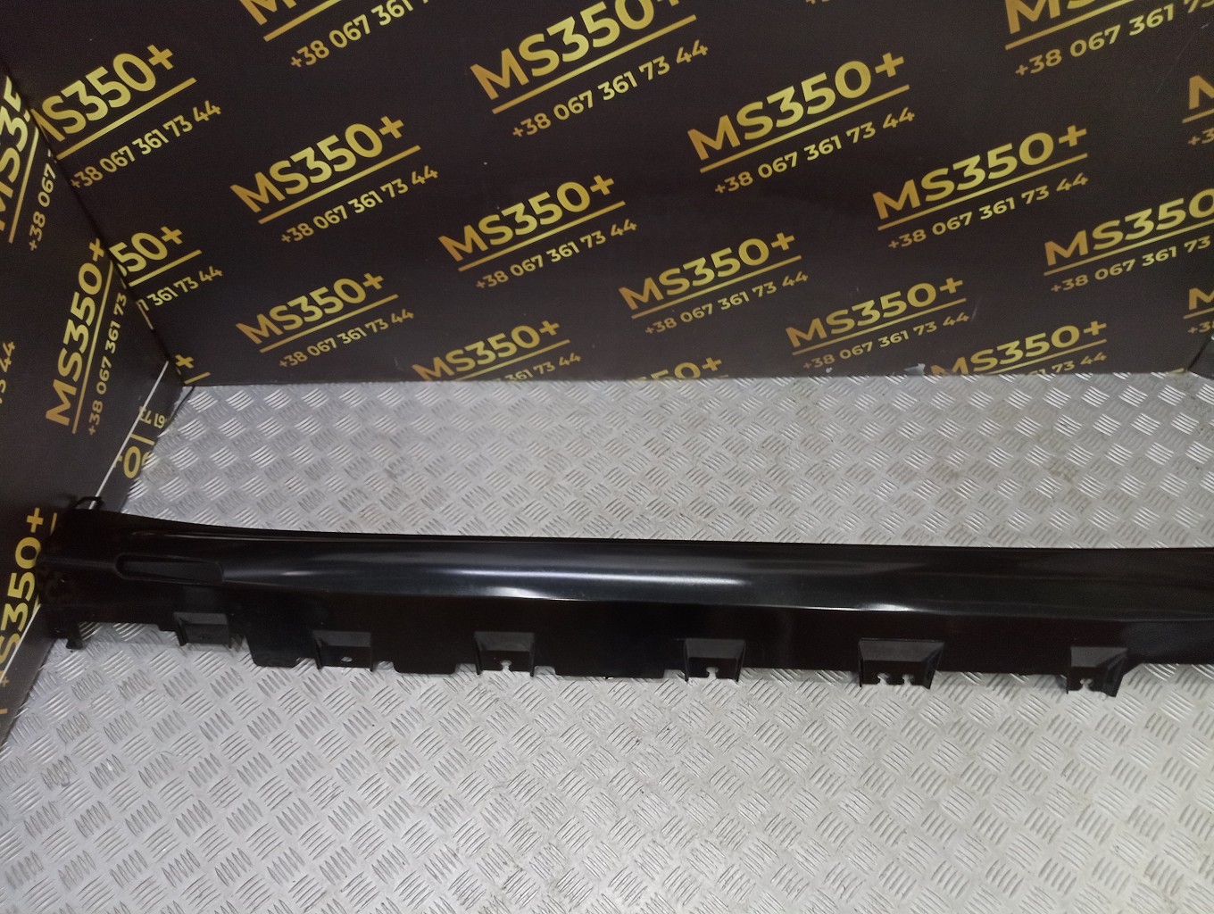 Б/у Накладка декоративна на поріг права BMW X7 G07 - 1
