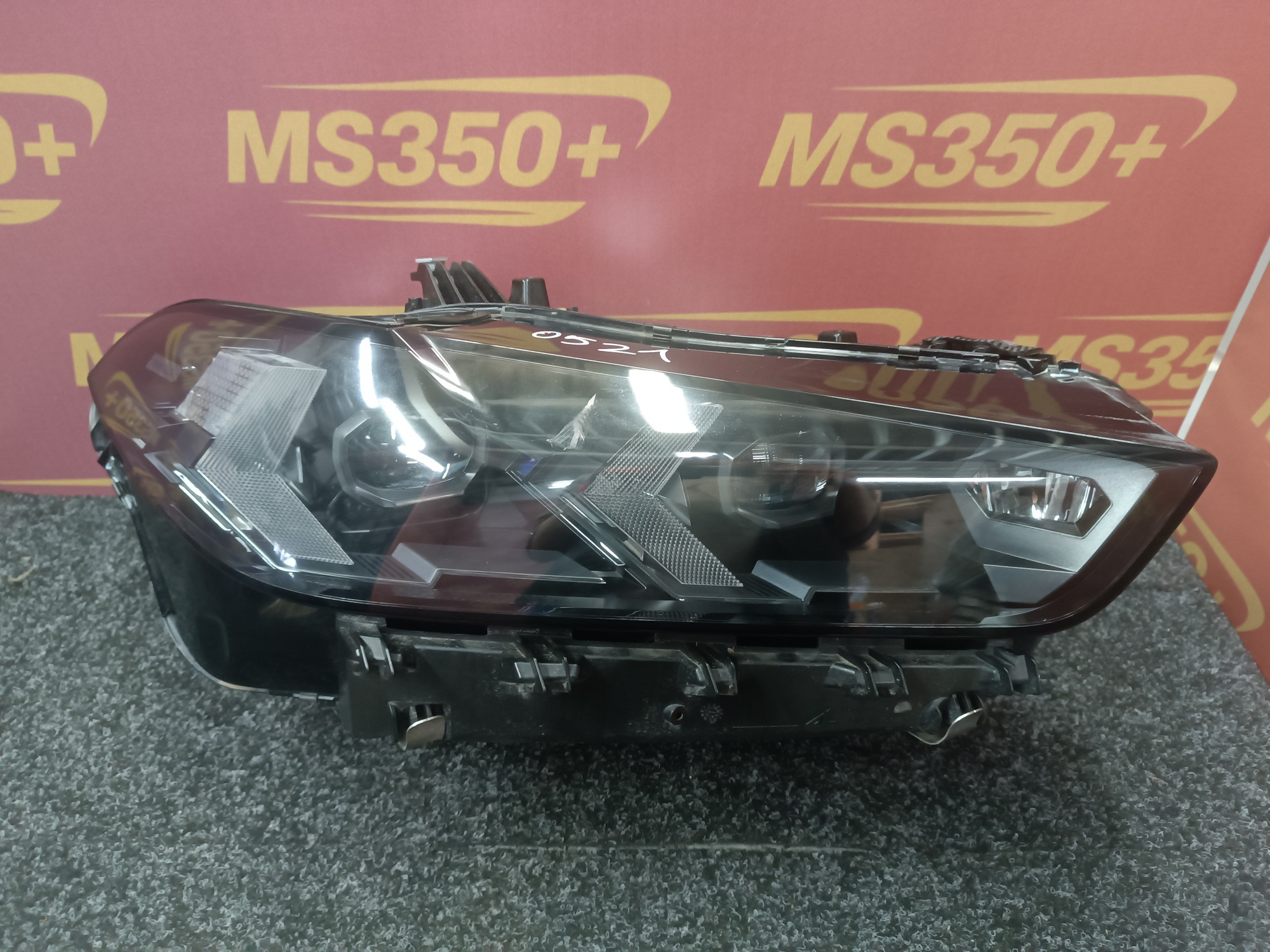 Б/у Фара передня права BMW X5 G05 - 1