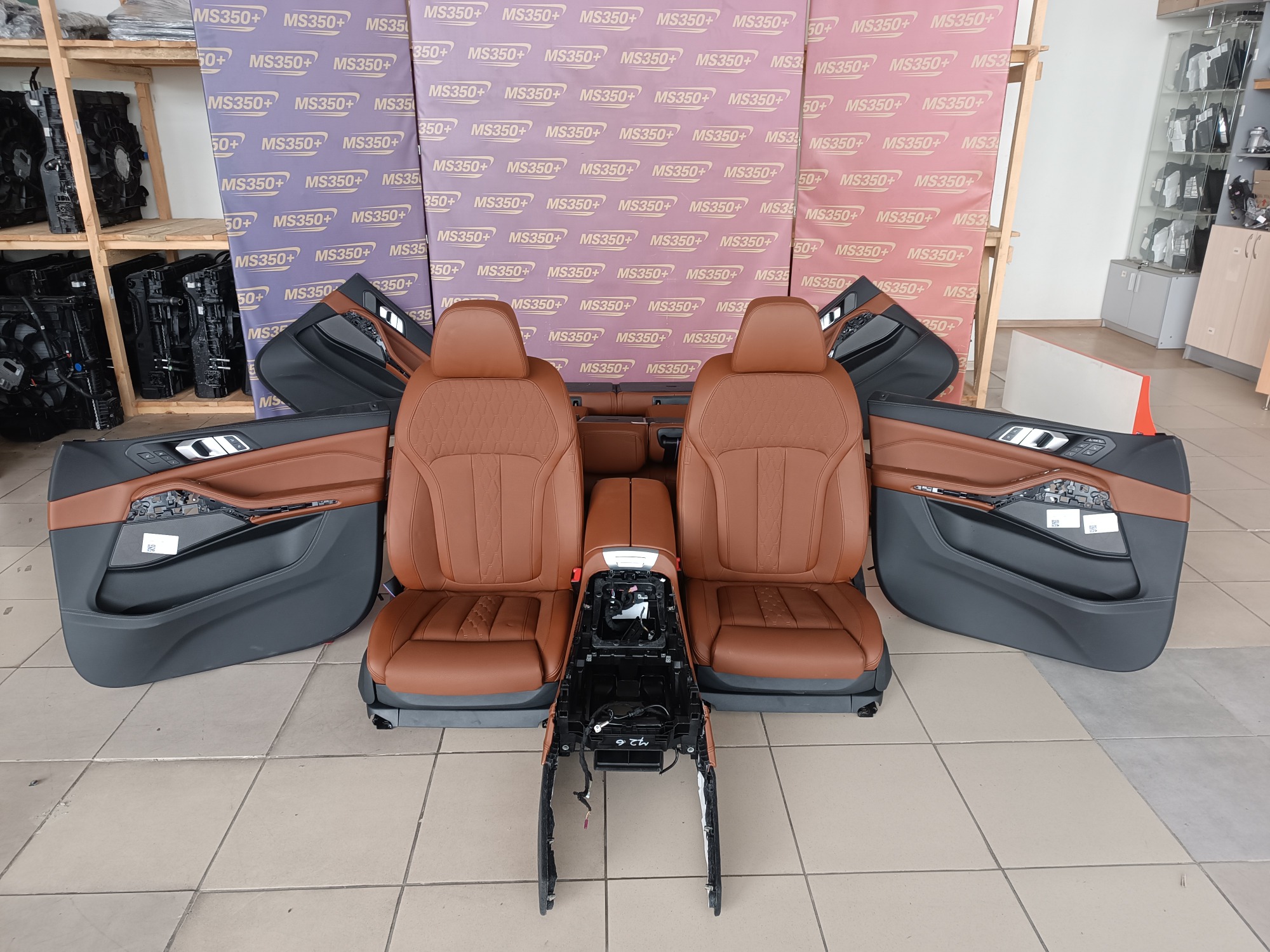 Б/в Салон (сидения) комплект BMW X7 G07 - 1