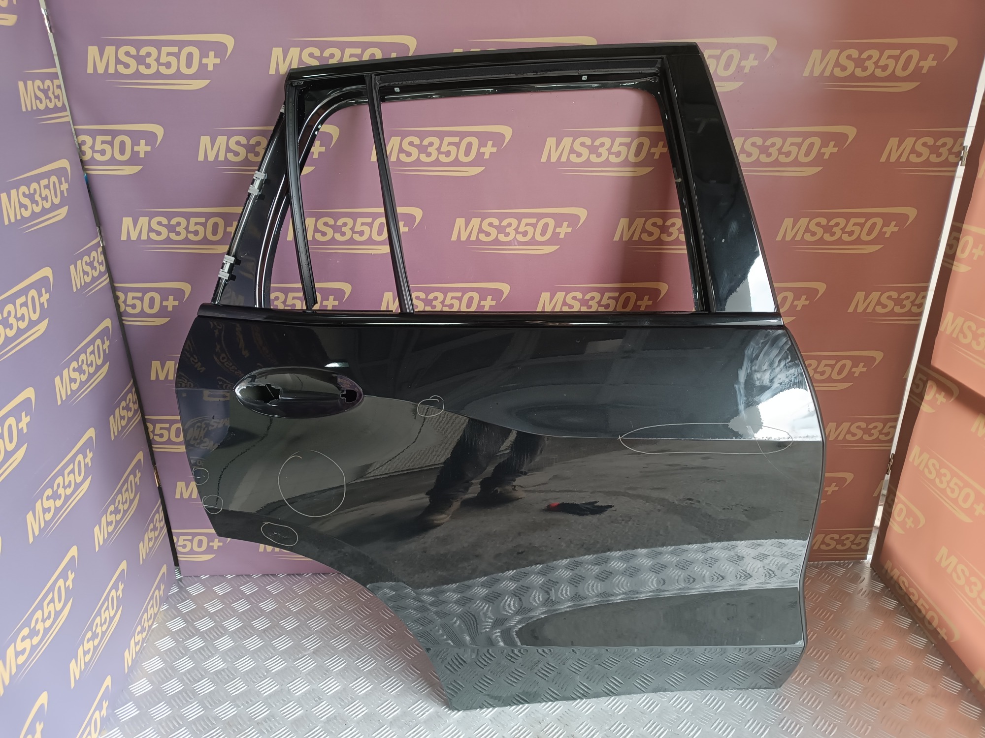 Б/у Двері задні праві BMW X5 G05 - 1