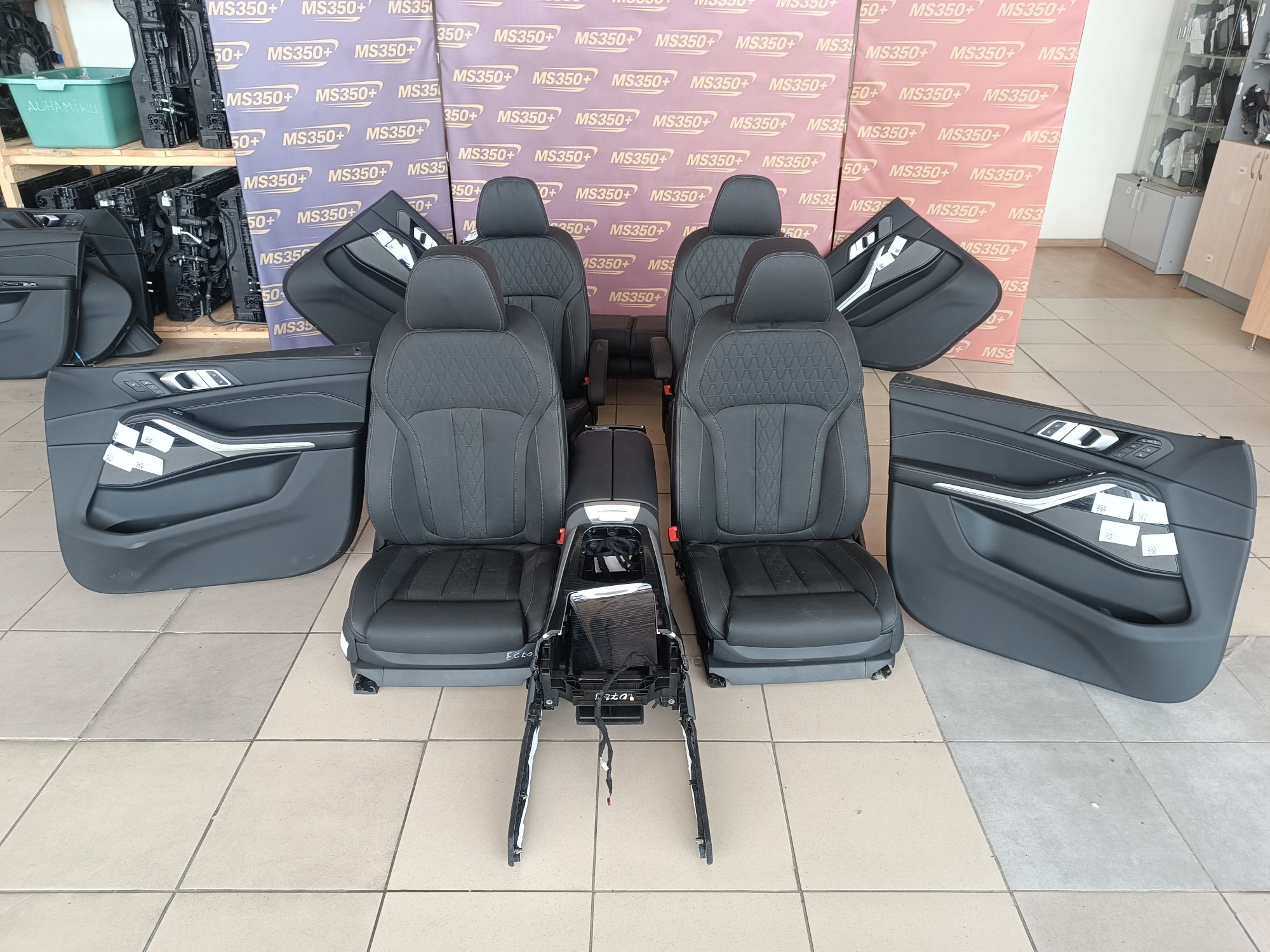 Б/в Салон (сидения) комплект BMW X7 G07 - 1