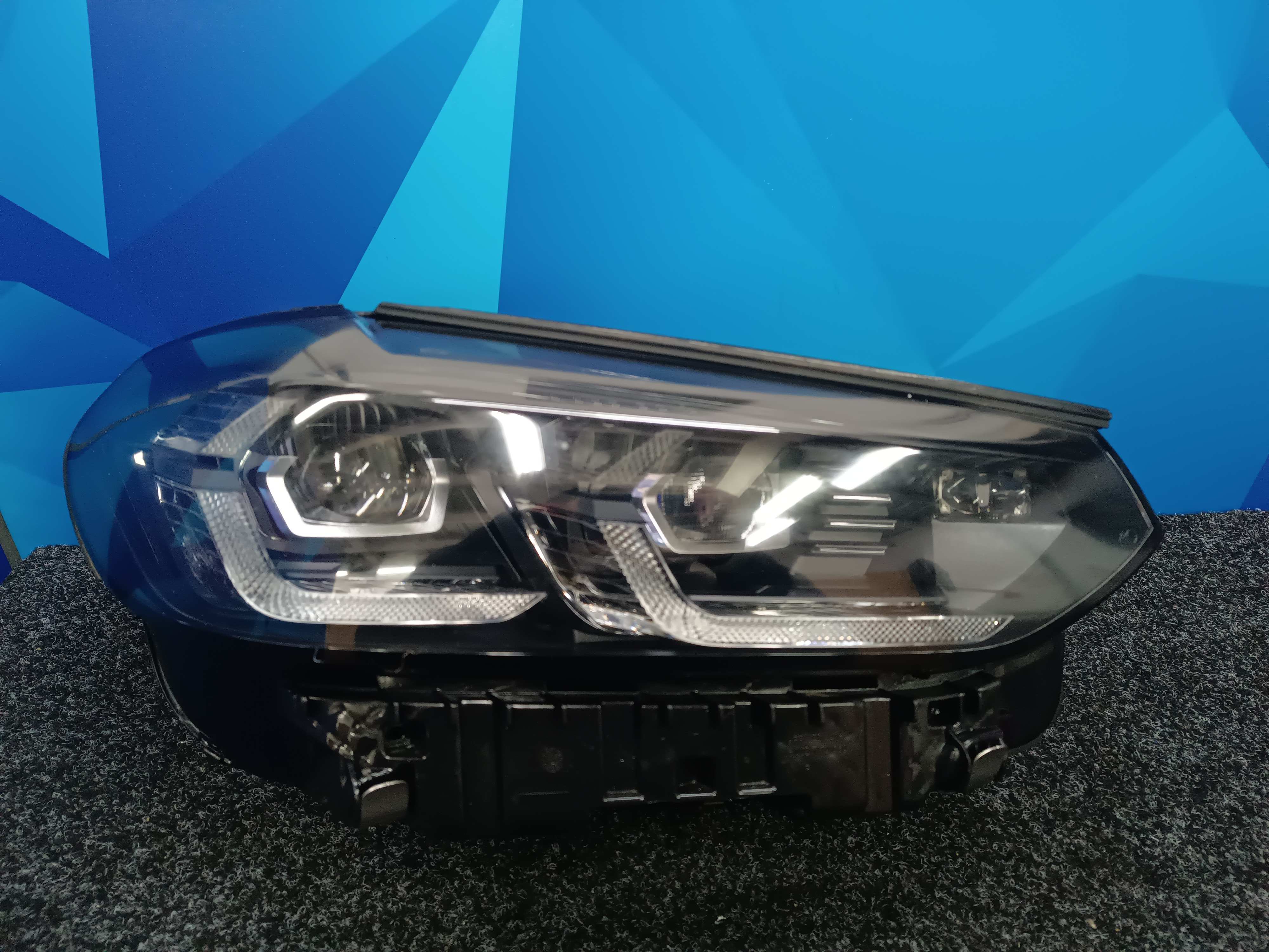 Б/у Фара передня права BMW X3 G01 - 1