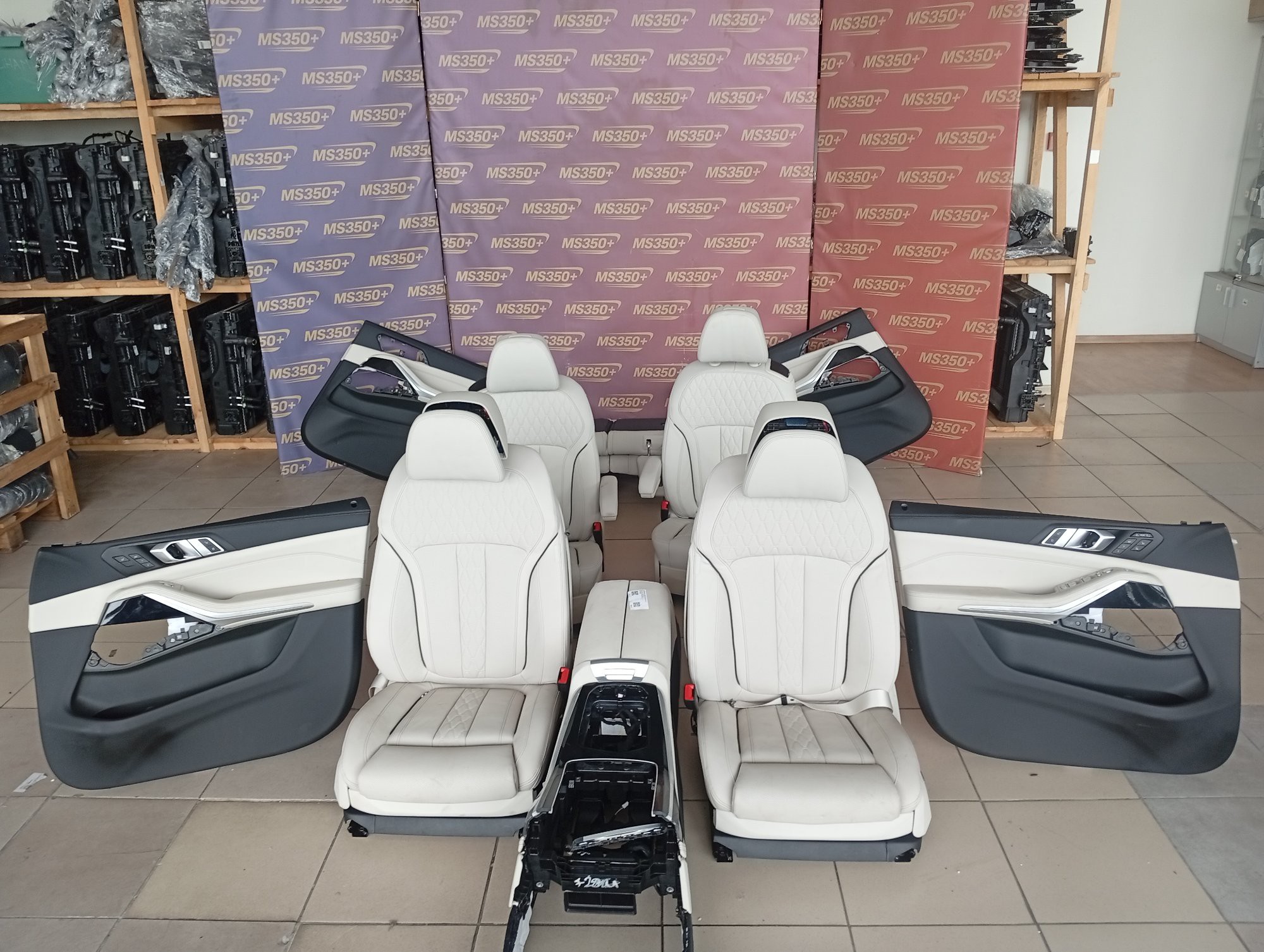 Б/у Салон (сидіння) комплект BMW X7 G07 - 1