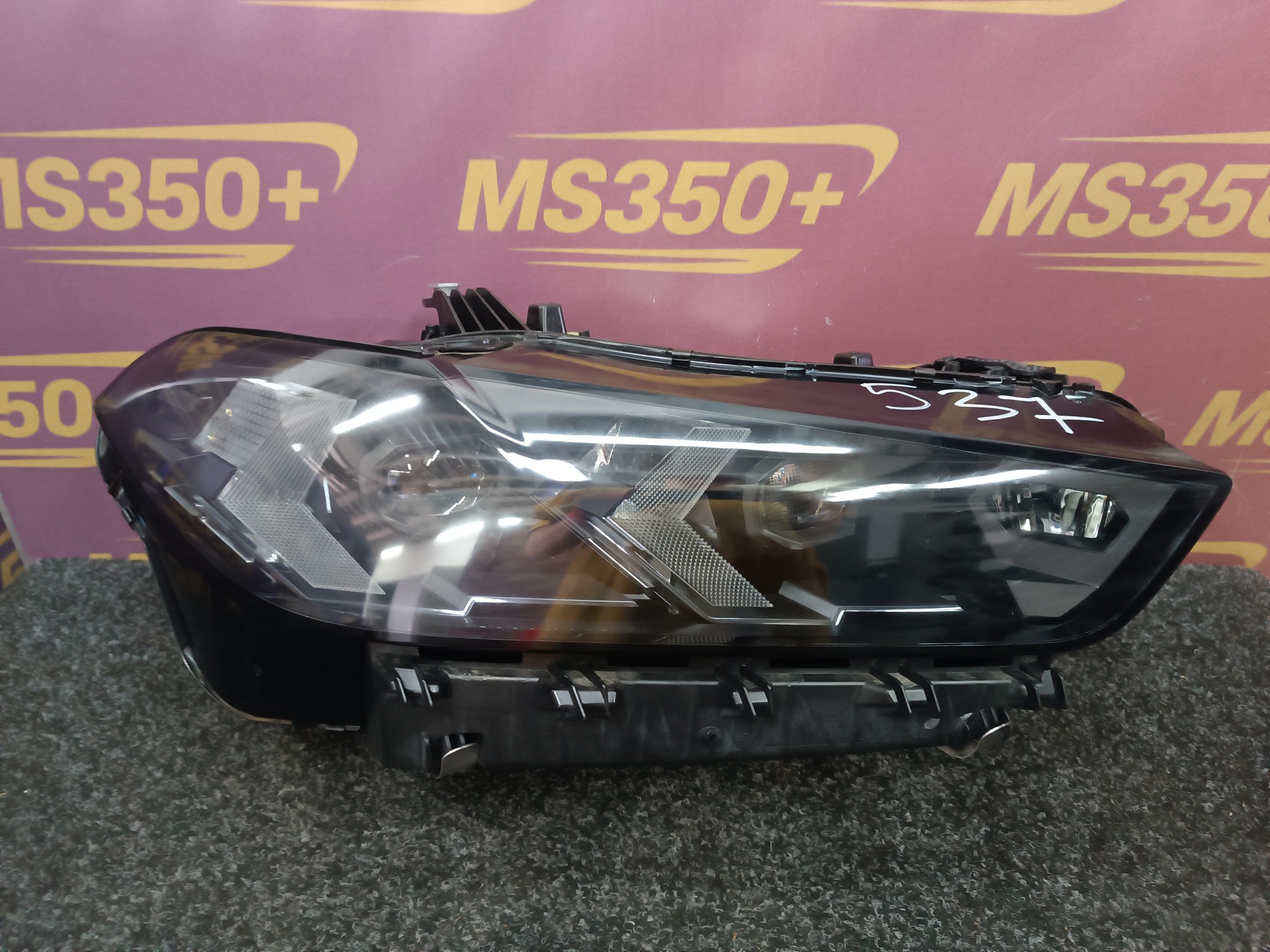 Б/у Фара передня права BMW X5 G05 - 1