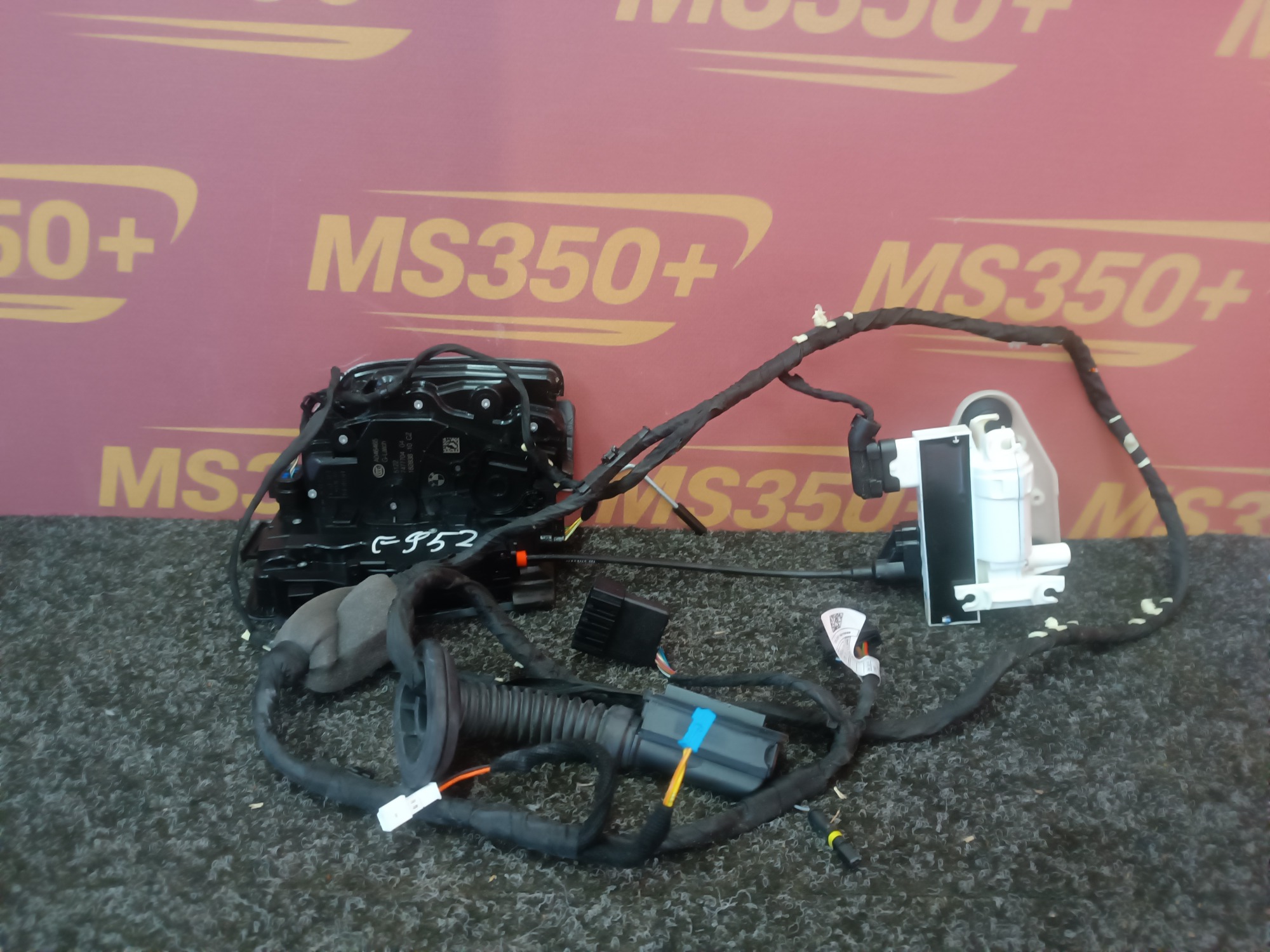 Б/у Замок дверей задньої правої BMW X5M F95 - 1