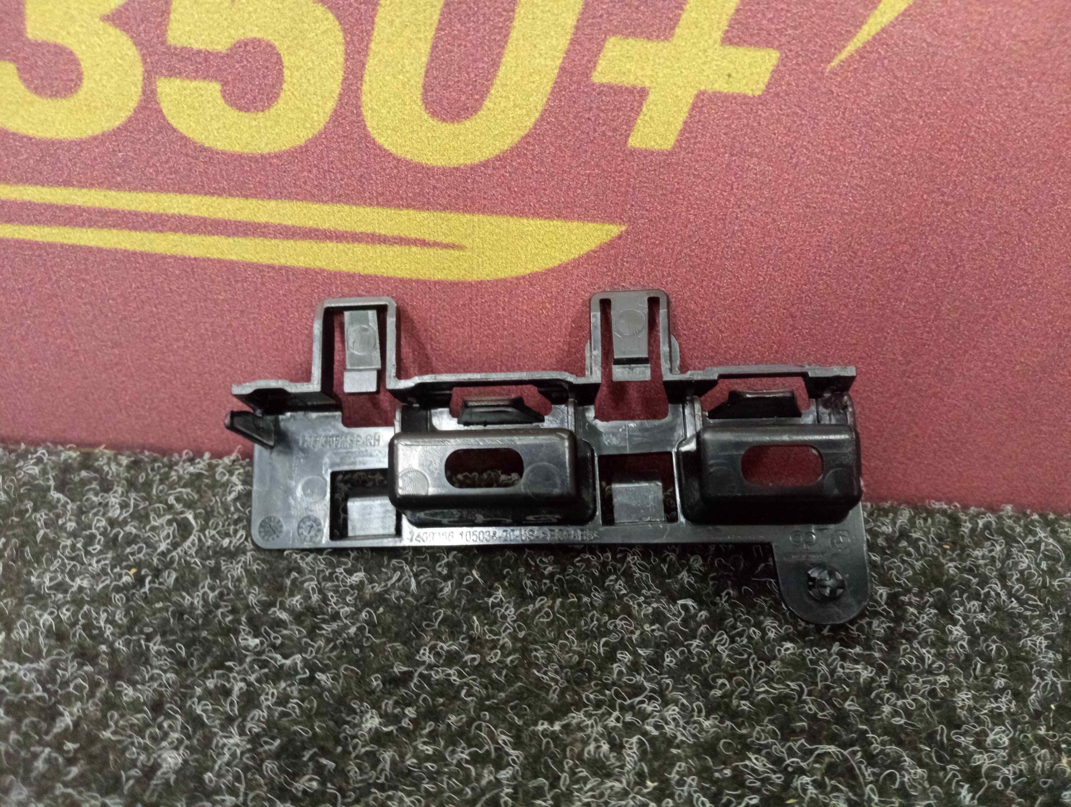 Б/у Кронштейн (кріплення) крила BMW X5 G05 - 1