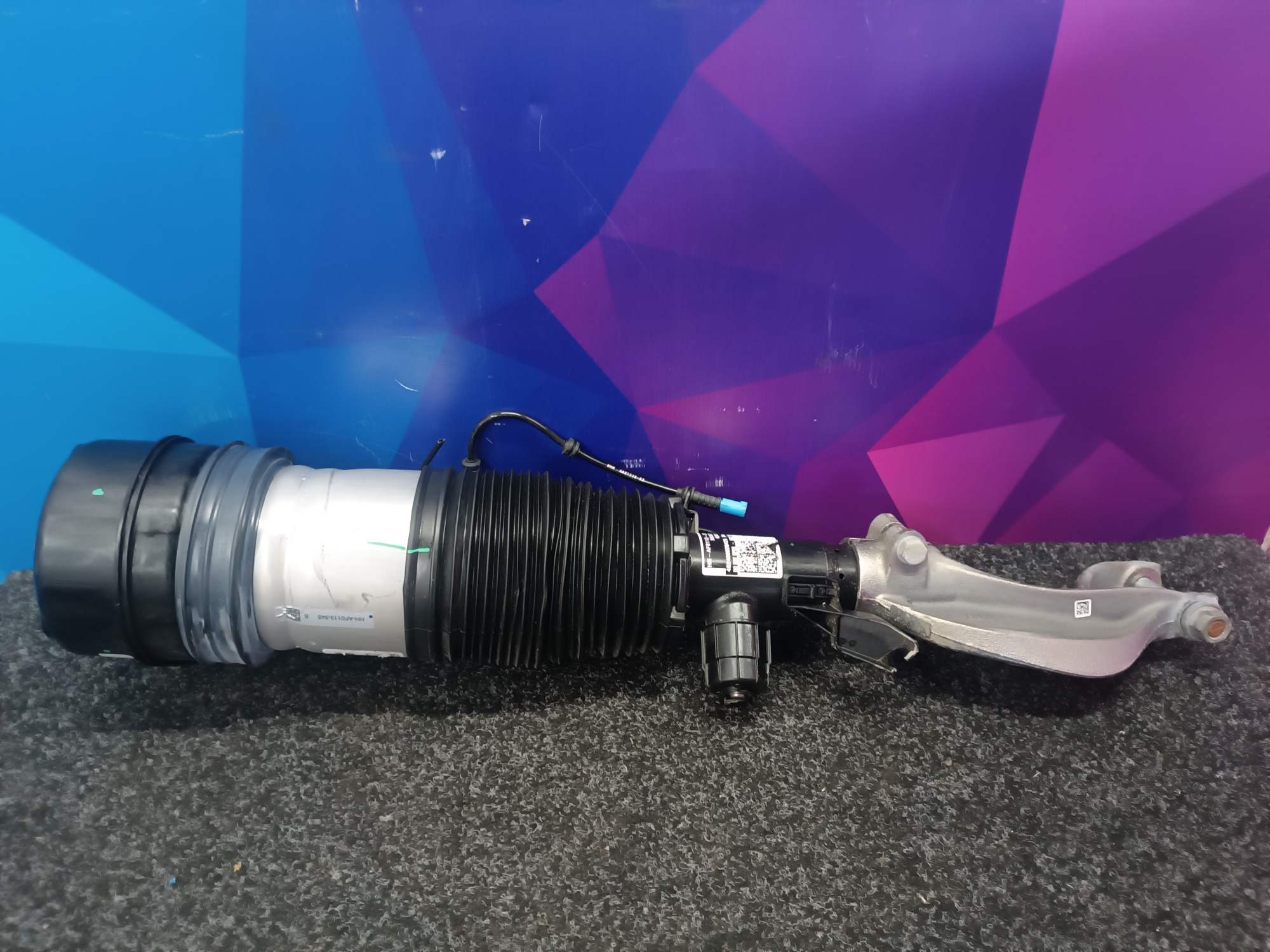 Б/у Пневмоподушка передня права BMW X5 G05 - 1
