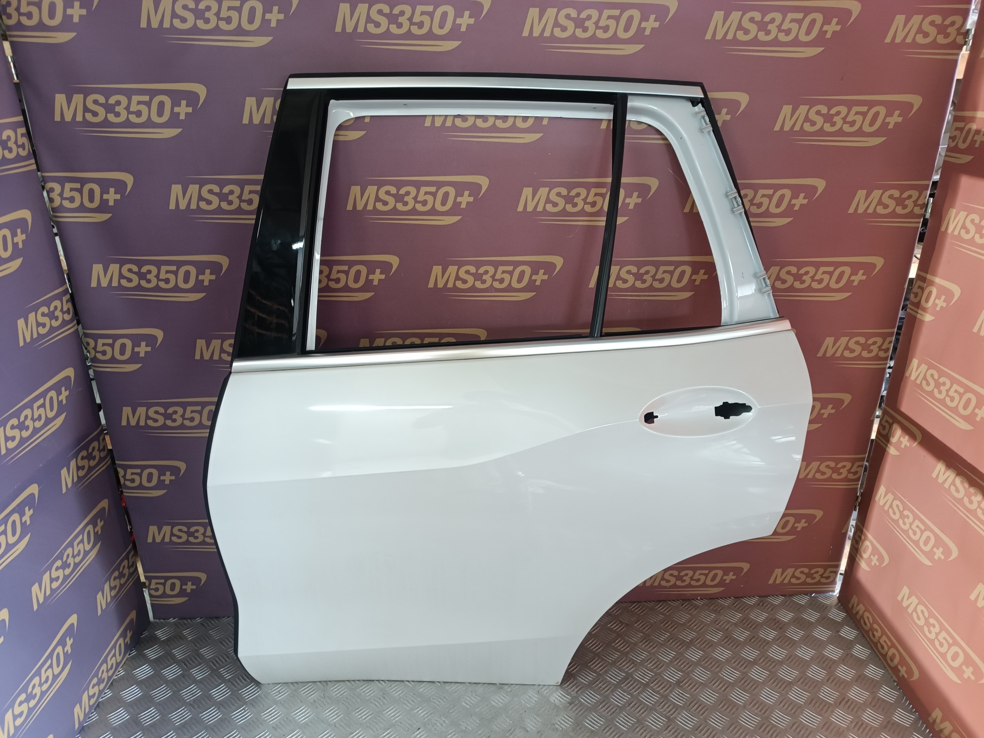Б/в Дверь задняя левая BMW X5 G05 - 1