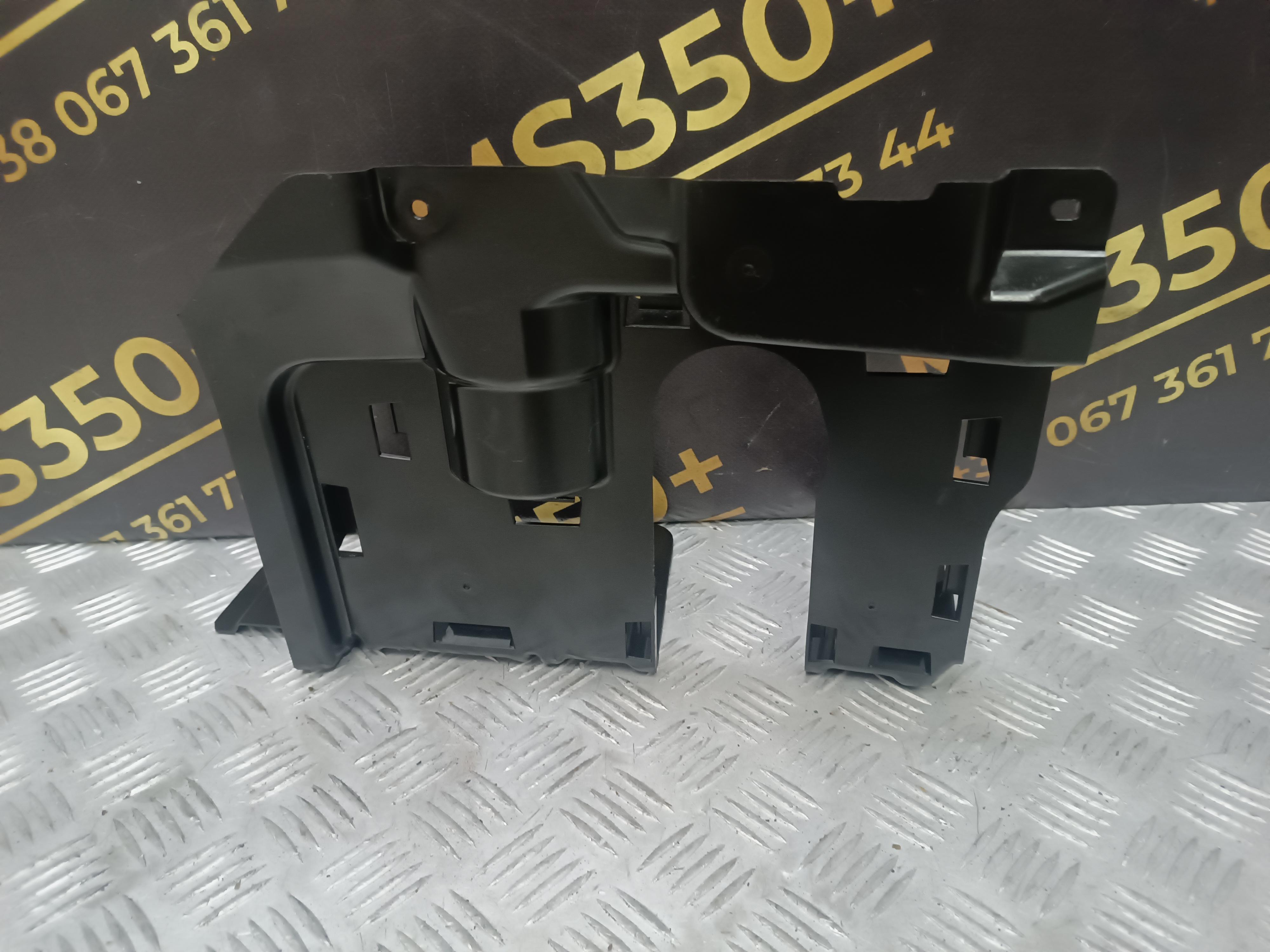 Б/у Кожух кермової колонки BMW X5 G05 - 1