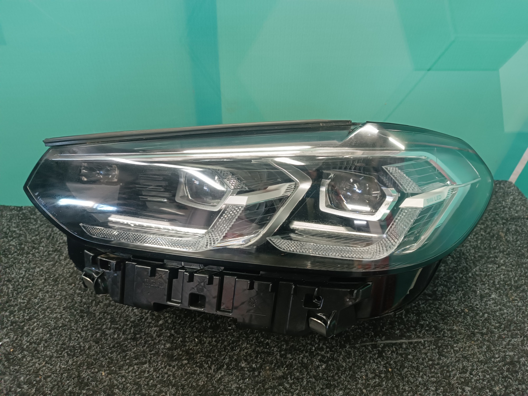 Б/у Фара передня ліва BMW X3 G01 - 1