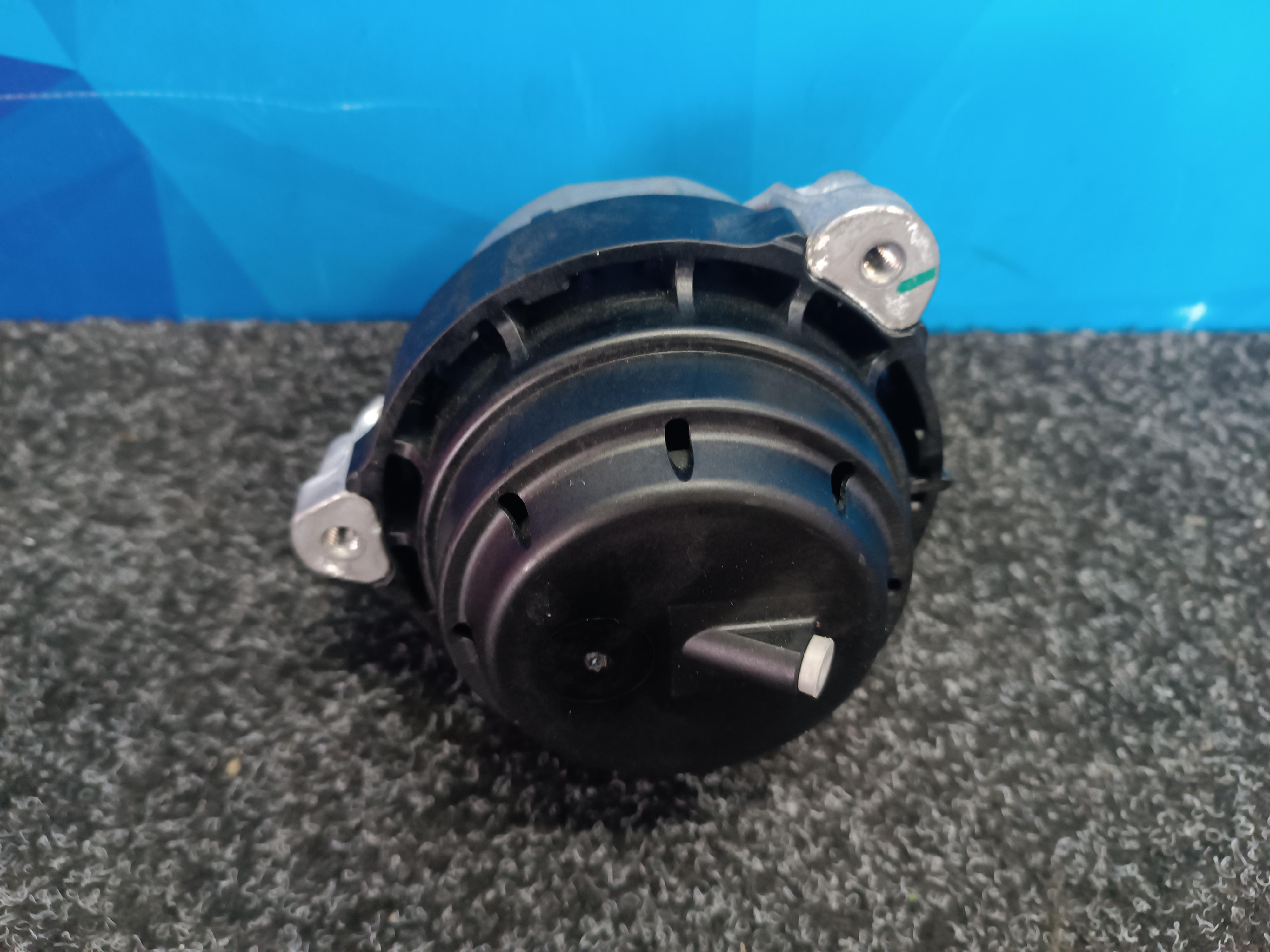 Б/у Подушка двигуна BMW X3 G01 - 1