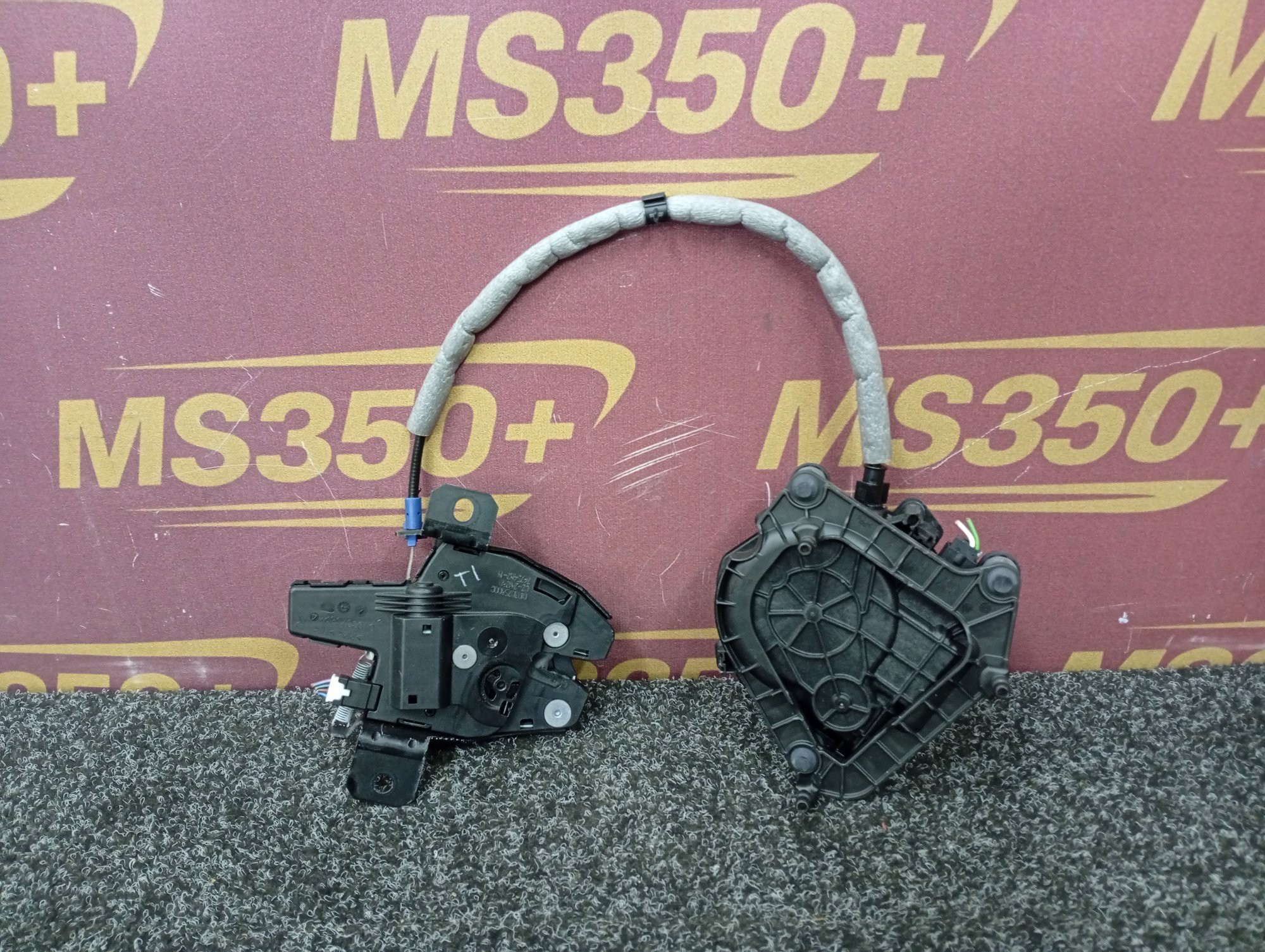 Б/в Замок крышки (двери) багажника BMW X5 G05 - 1