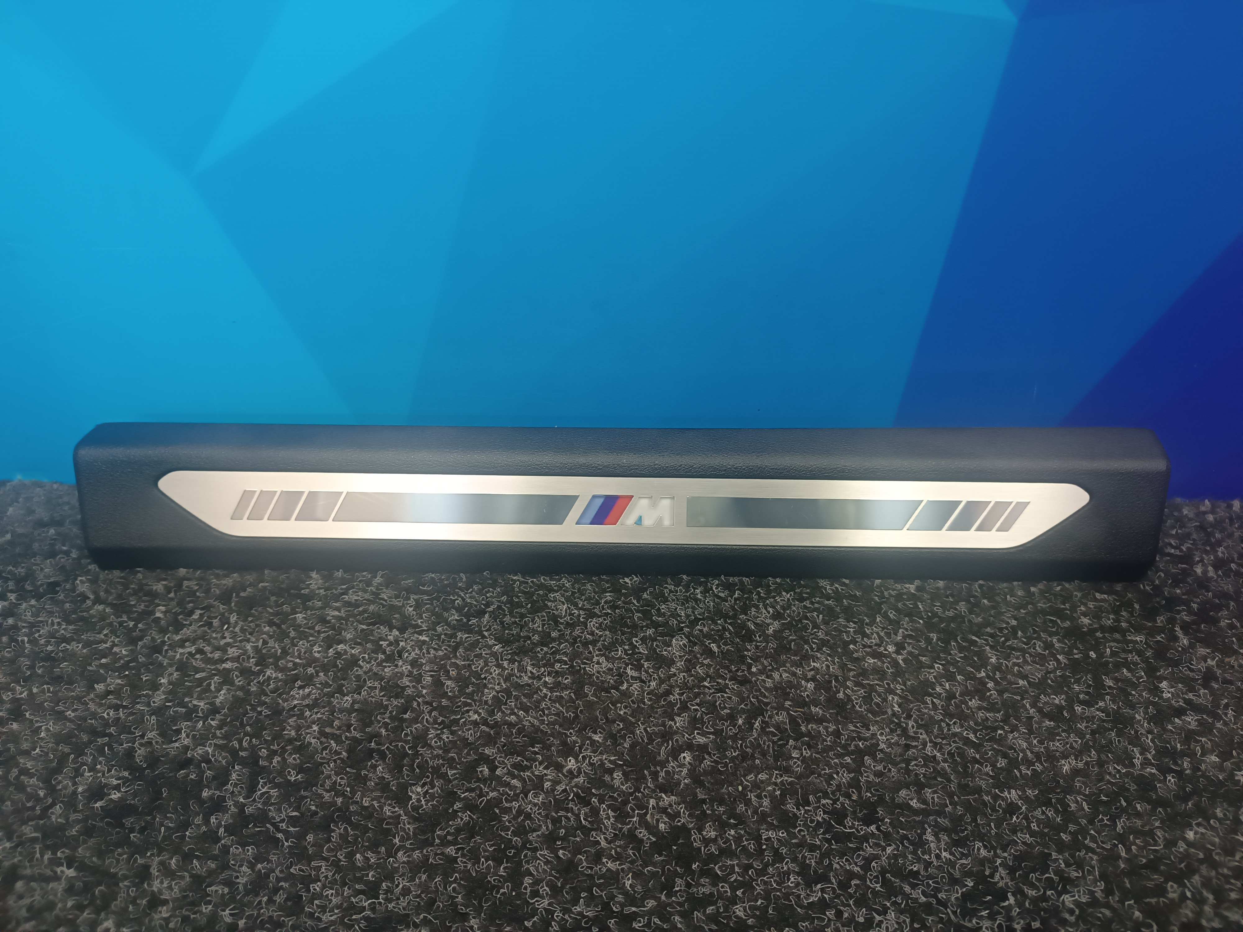 Б/в Накладка декоративная на порог правая BMW X5 G05 - 1