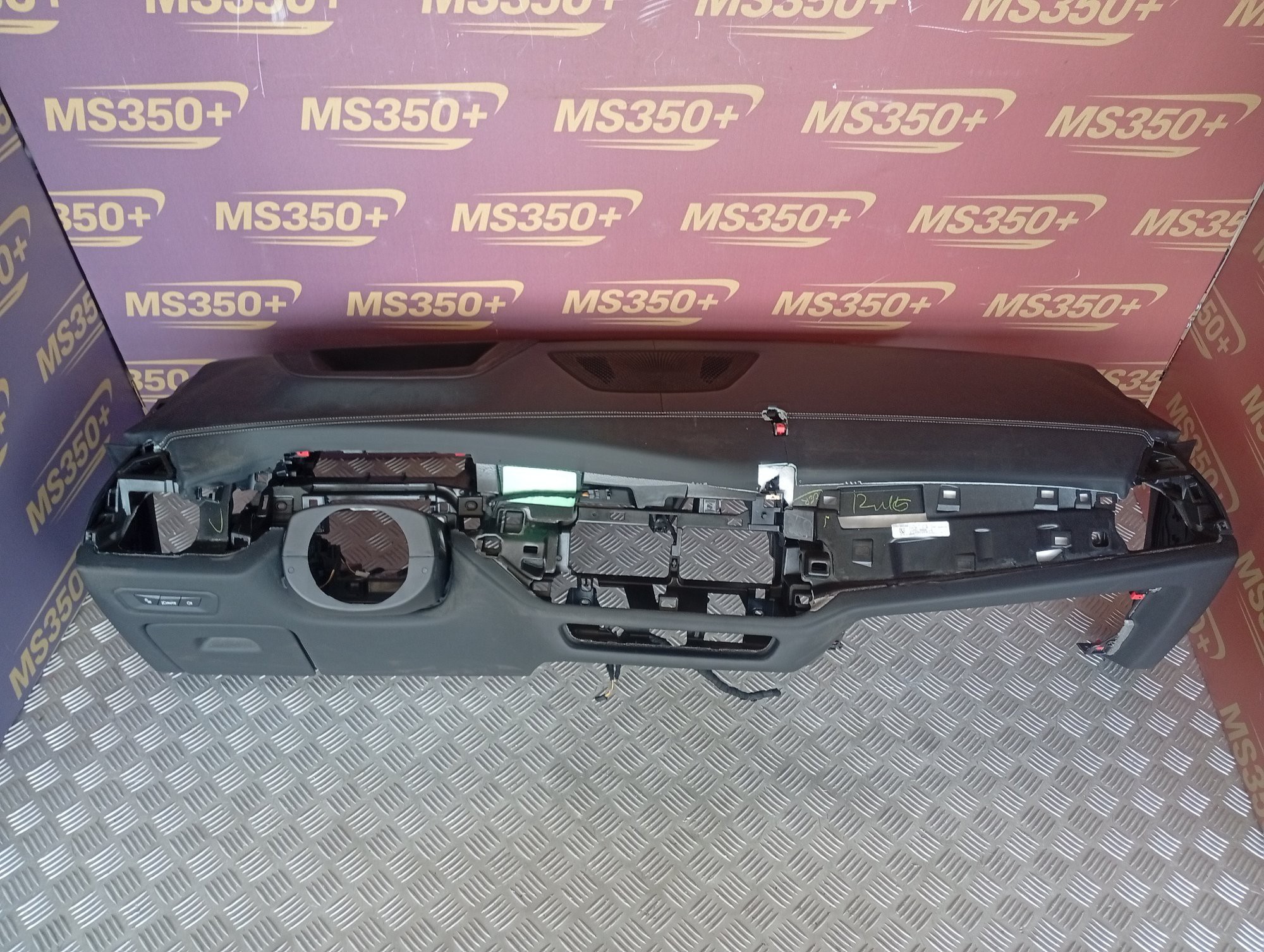 Б/в Торпедо (панель передняя) BMW X5 G05 - 1