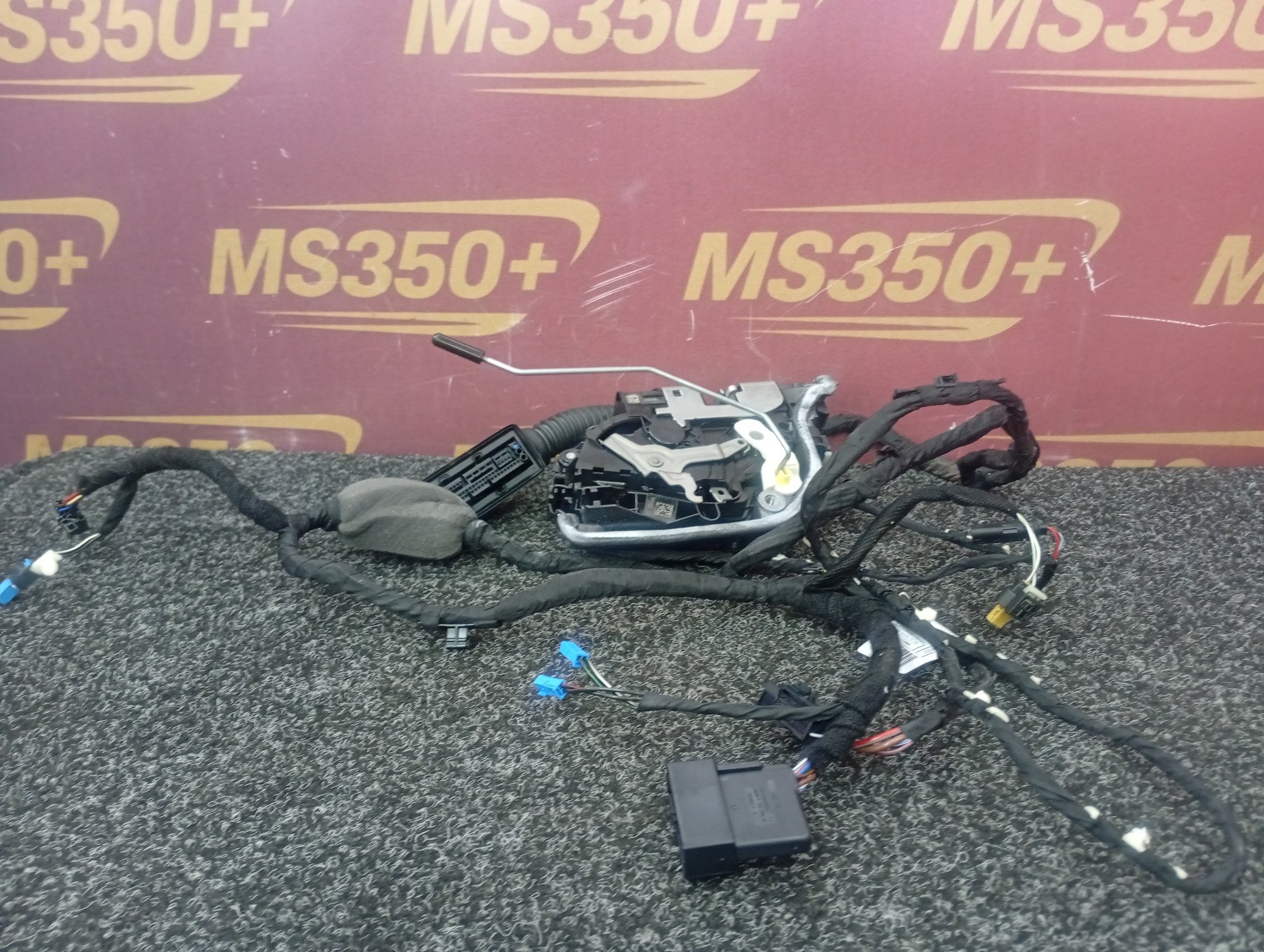 Б/у Замок дверей передньої лівої BMW X5 G05 - 1