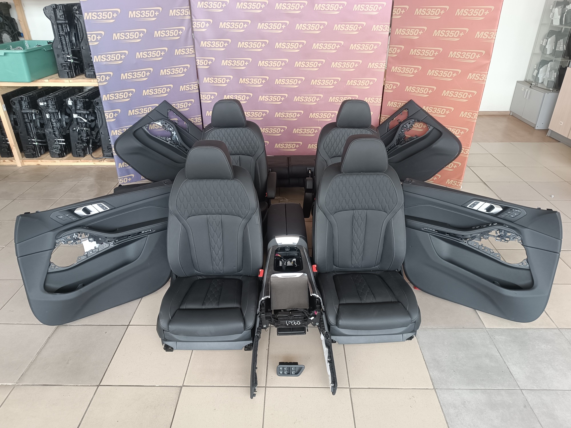 Б/у Салон (сидіння) комплект BMW X7 G07 - 1