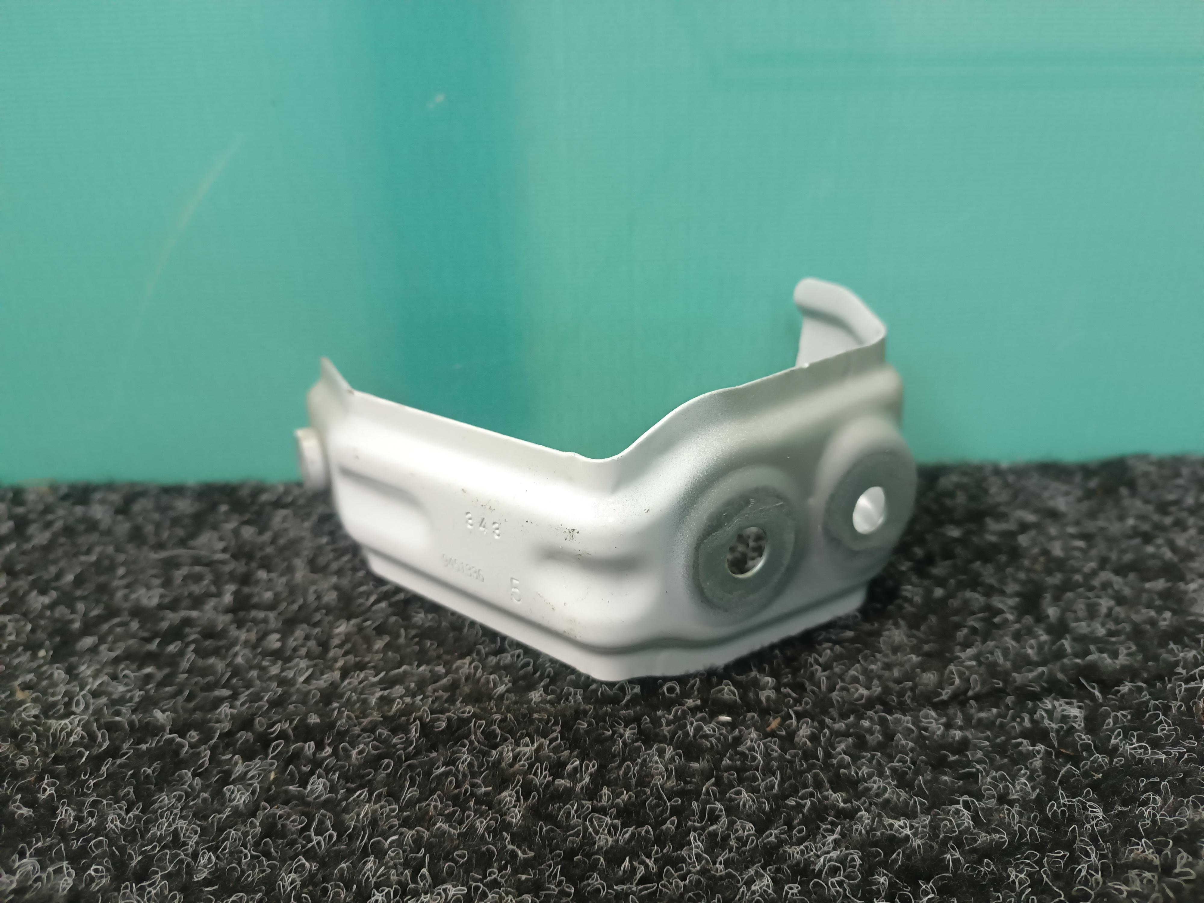 Б/у Кронштейн (кріплення) крила правий BMW XM G09 - 1