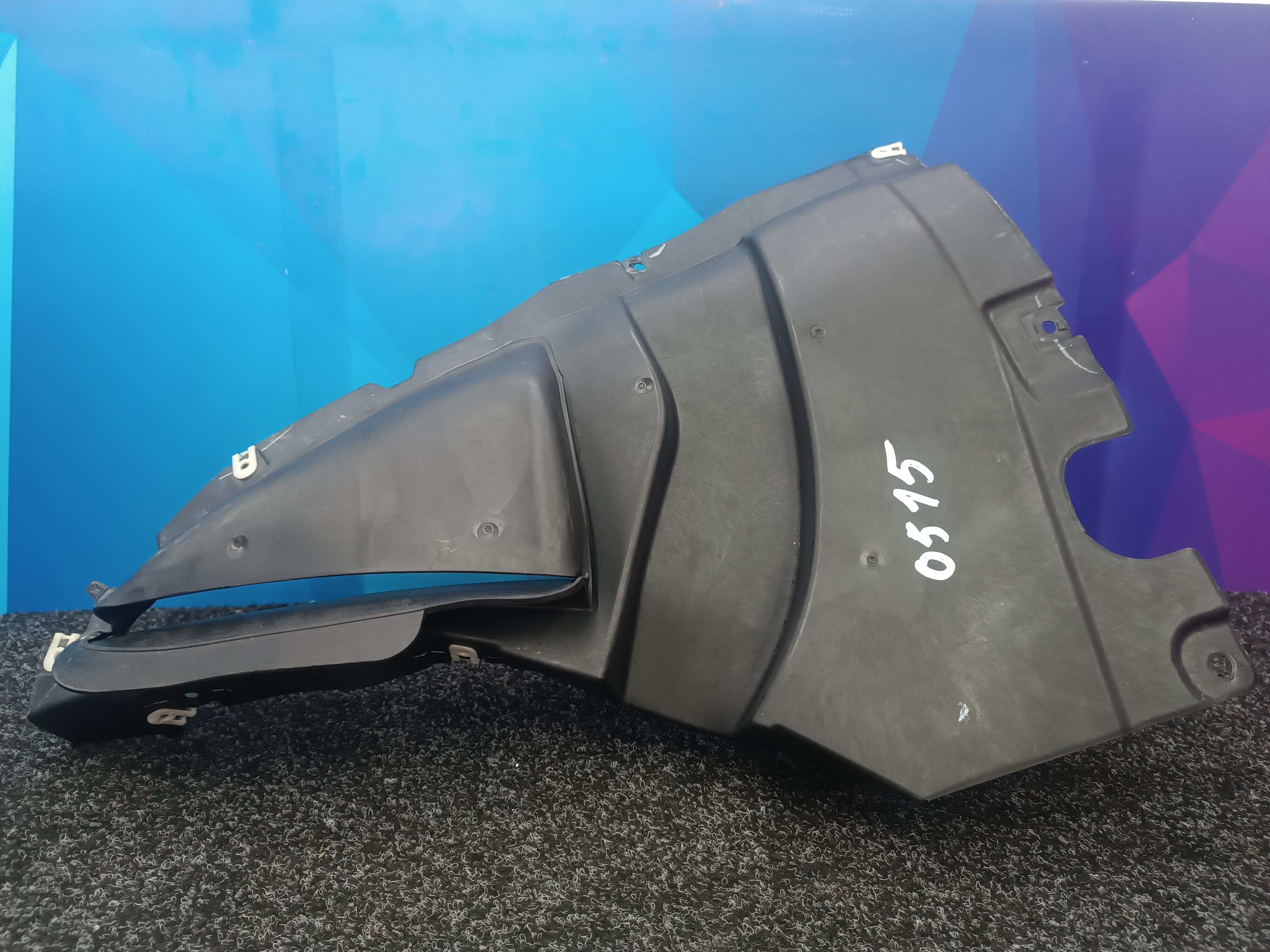Б/у Локер переднього правого підкрилка BMW X5 G05 - 1