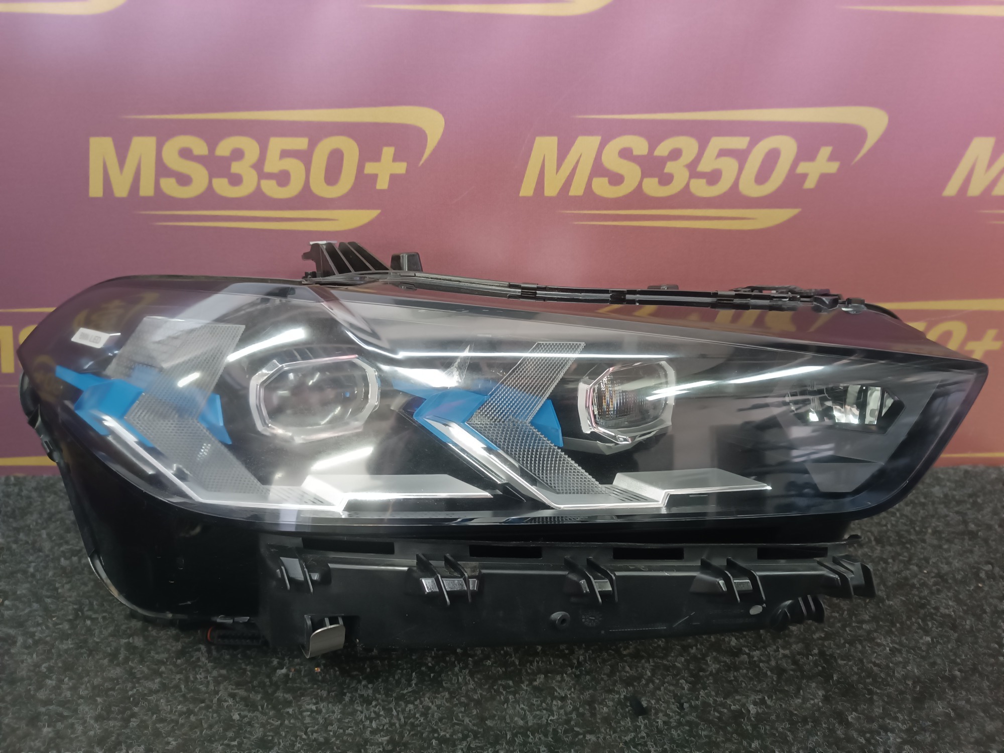 Б/у Фара передня права BMW X5 G05 - 1