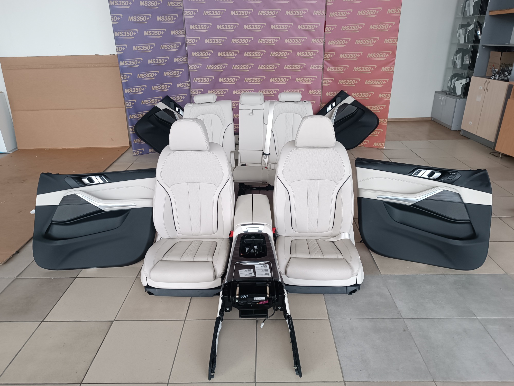 Б/в Салон (сидения) комплект BMW X7 G07 - 1