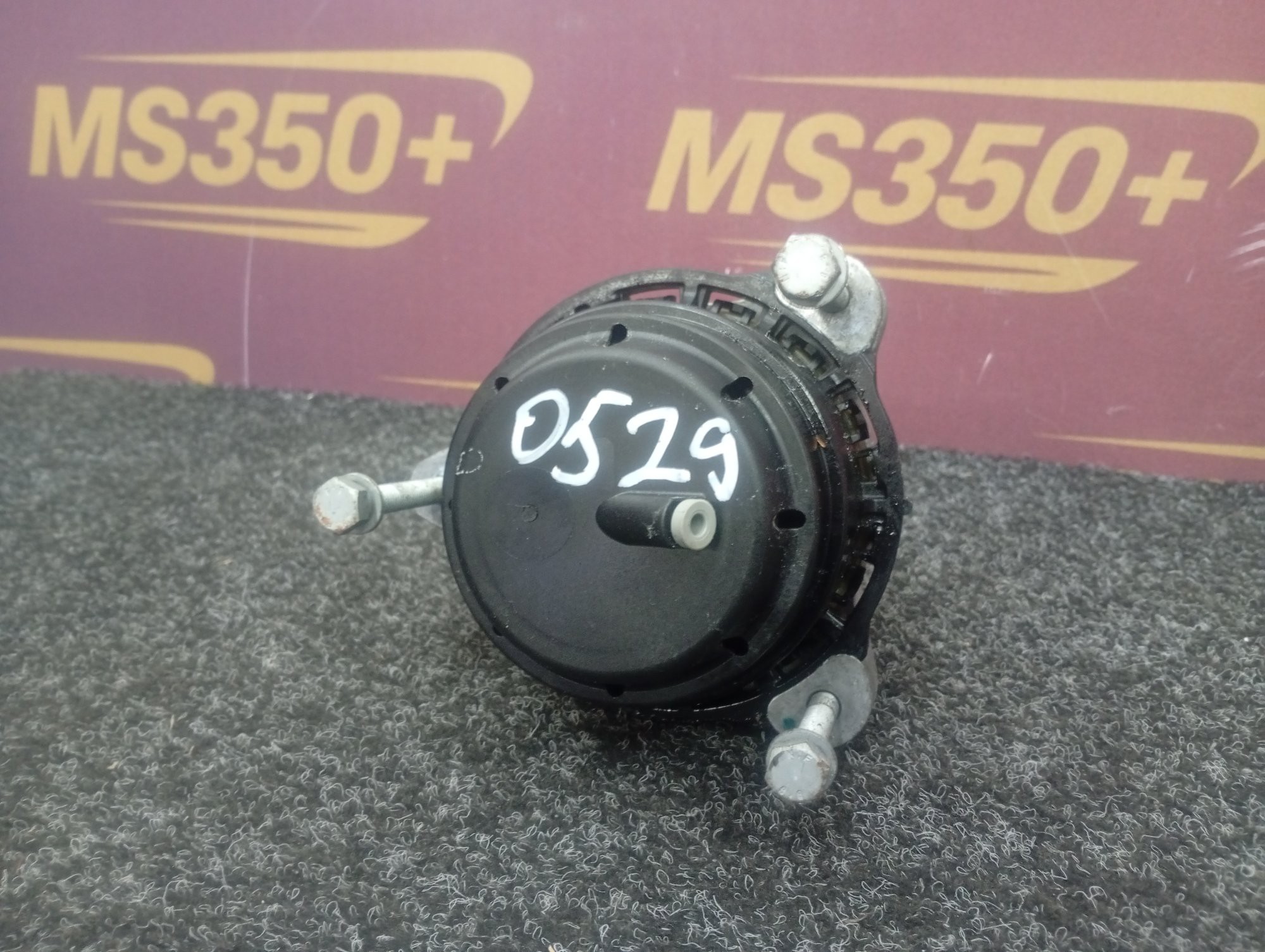 Б/у Подушка двигуна ліва BMW X5 G05 - 1