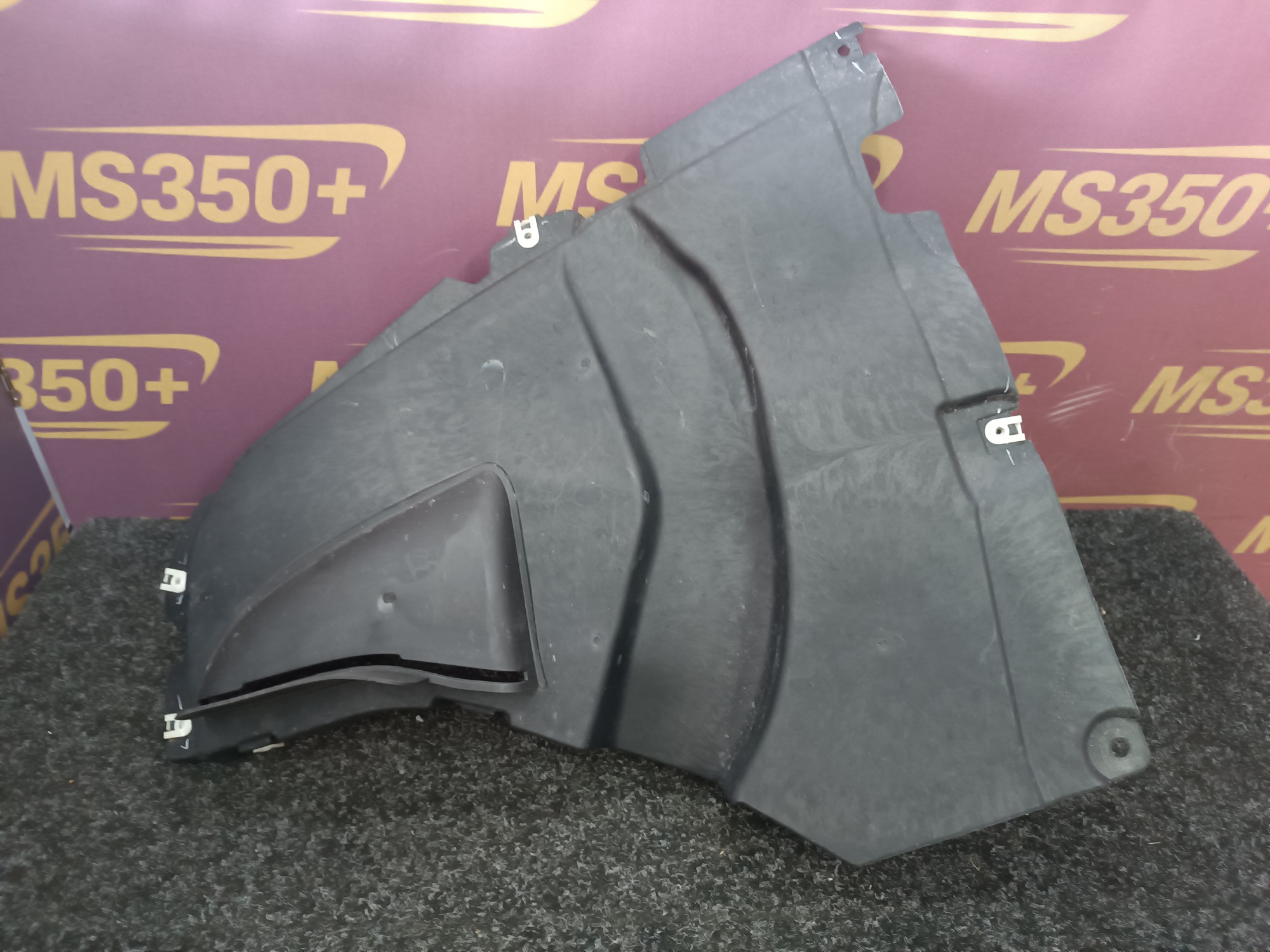 Б/у Локер переднього правого підкрилка BMW X5M F95 - 1