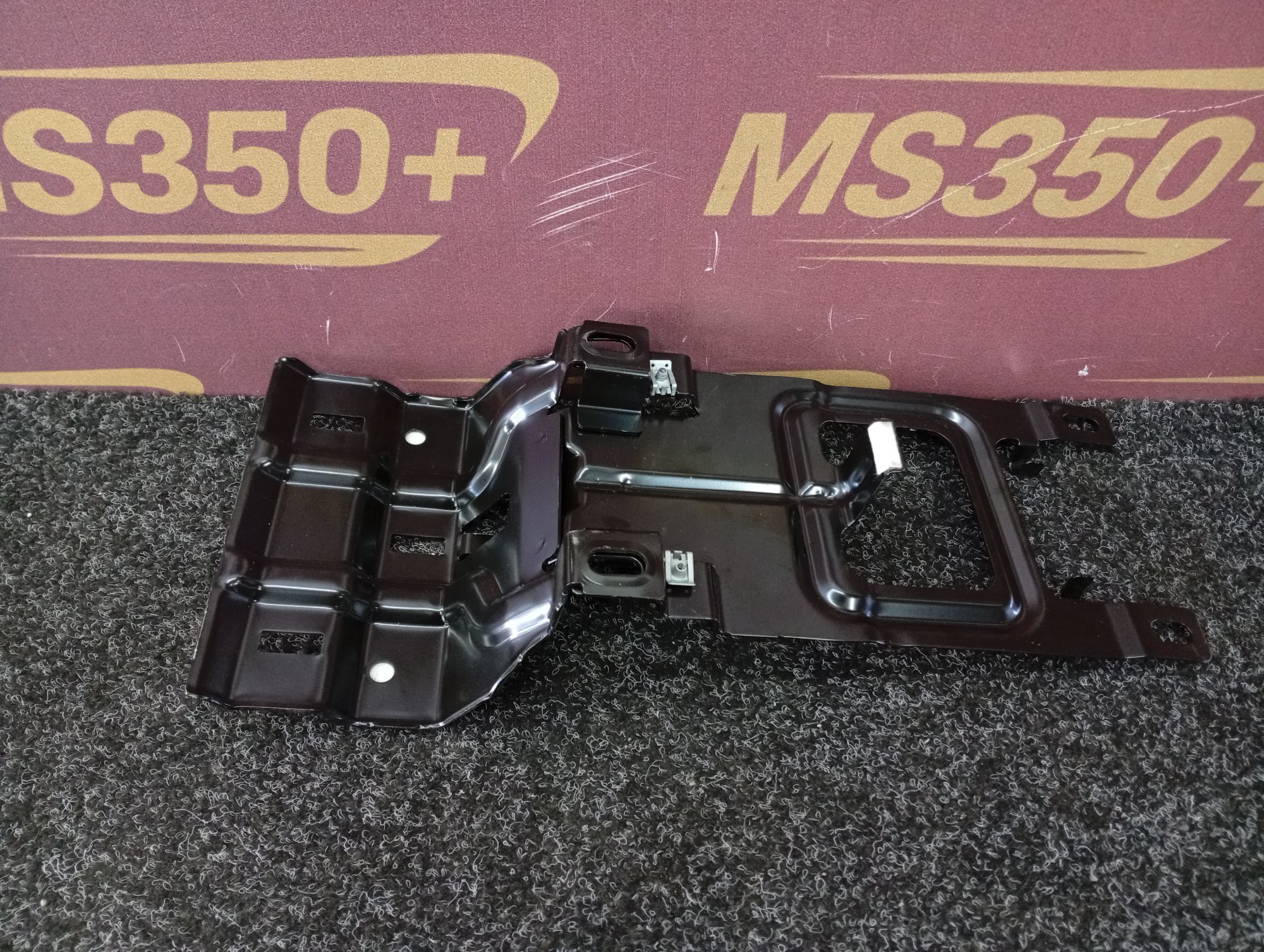 Б/у Кронштейн консолі BMW X7 G07 - 1