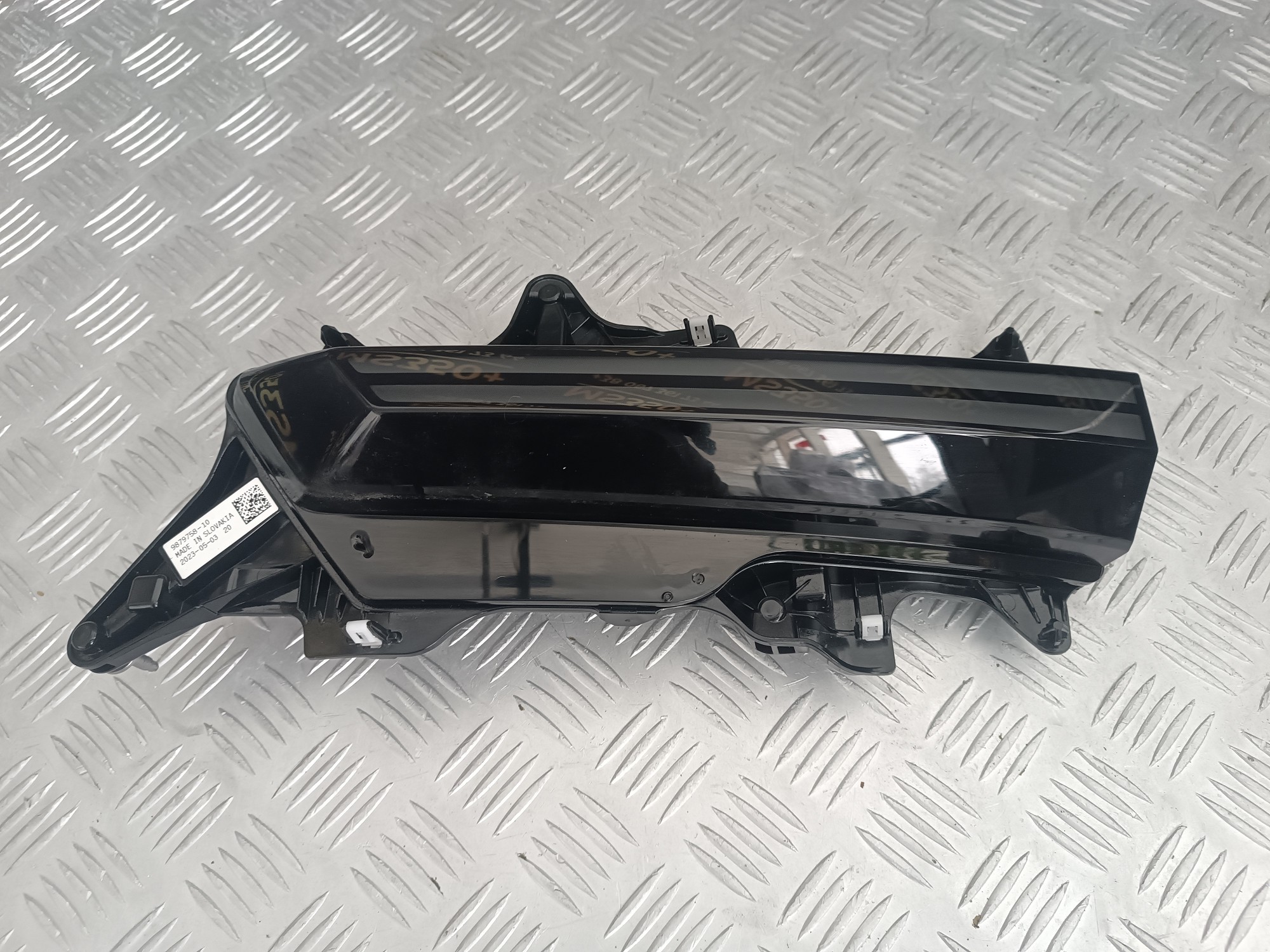 Б/у Ліхтар задній правий BMW XM G09 - 1