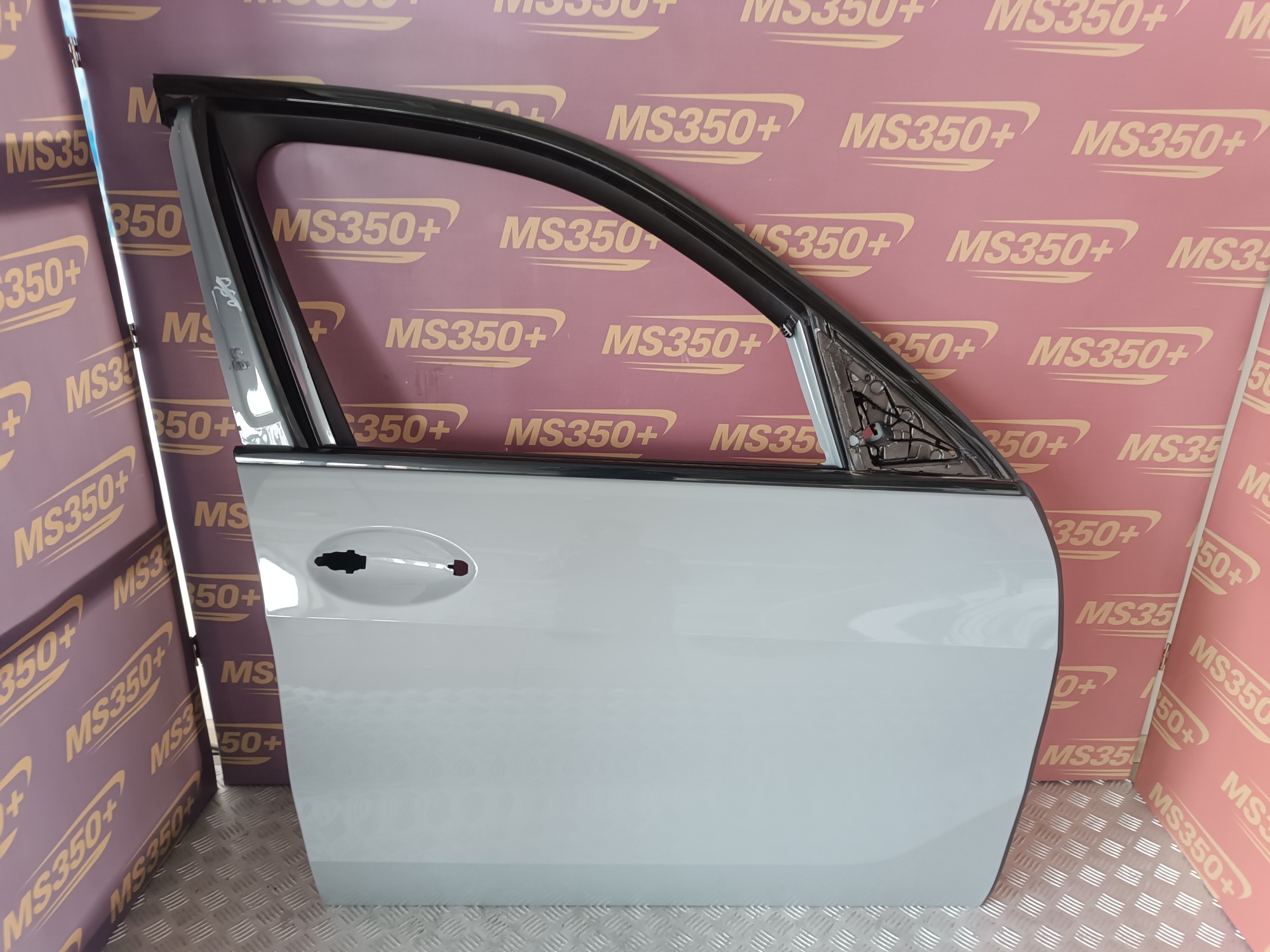 Б/у Двері передні праві BMW X5 G05 - 1