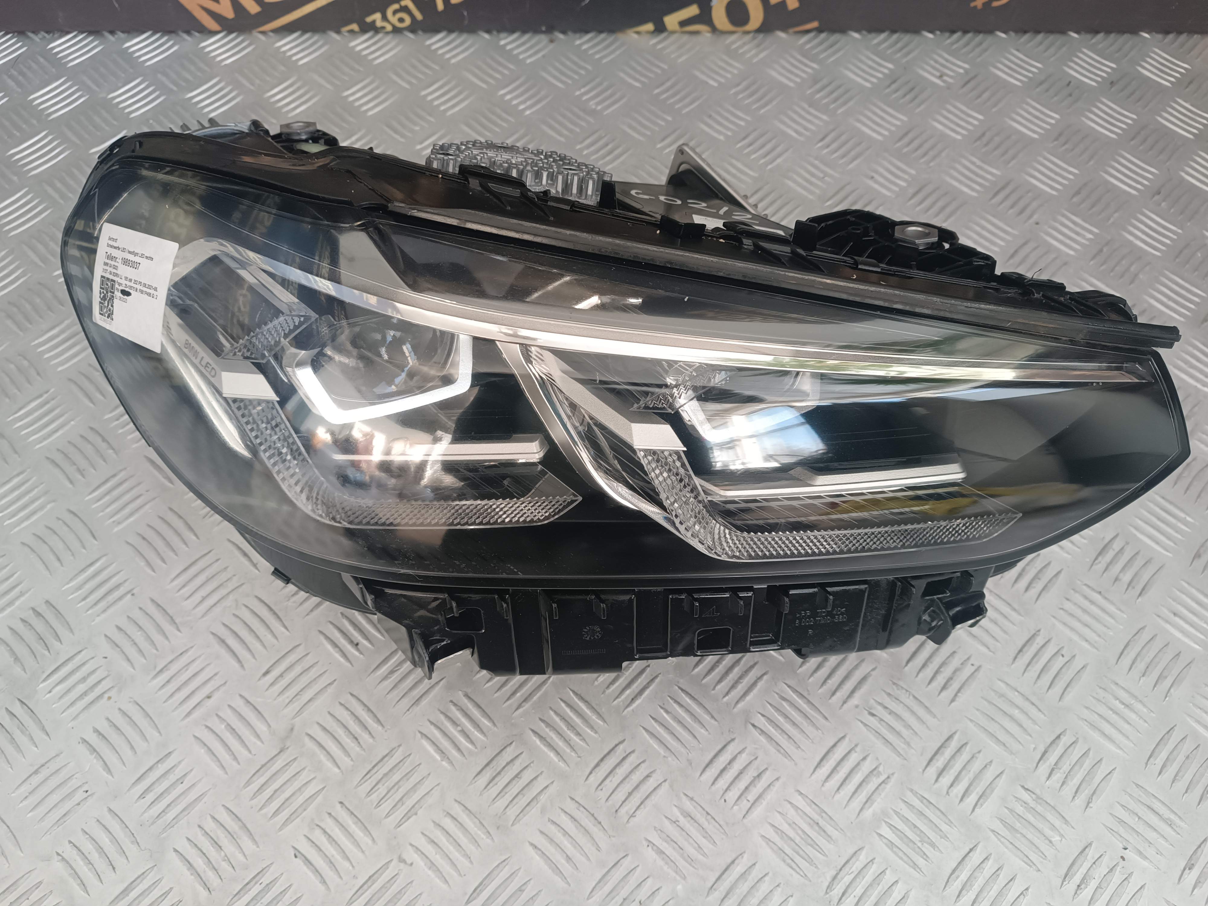 Б/у Фара передня права BMW X4 G02 - 1
