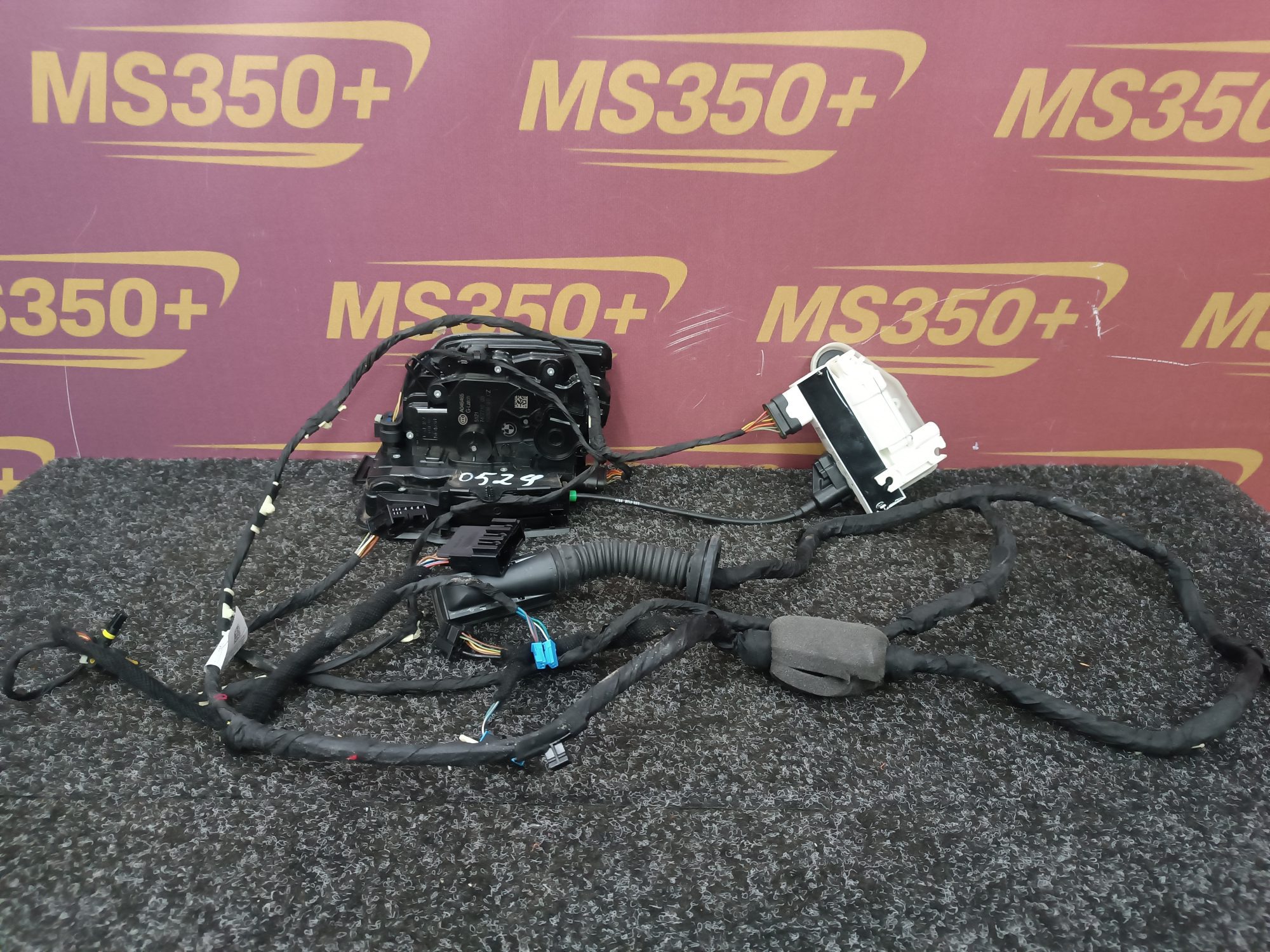 Б/у Замок дверей передньої правої BMW X5 G05 - 1