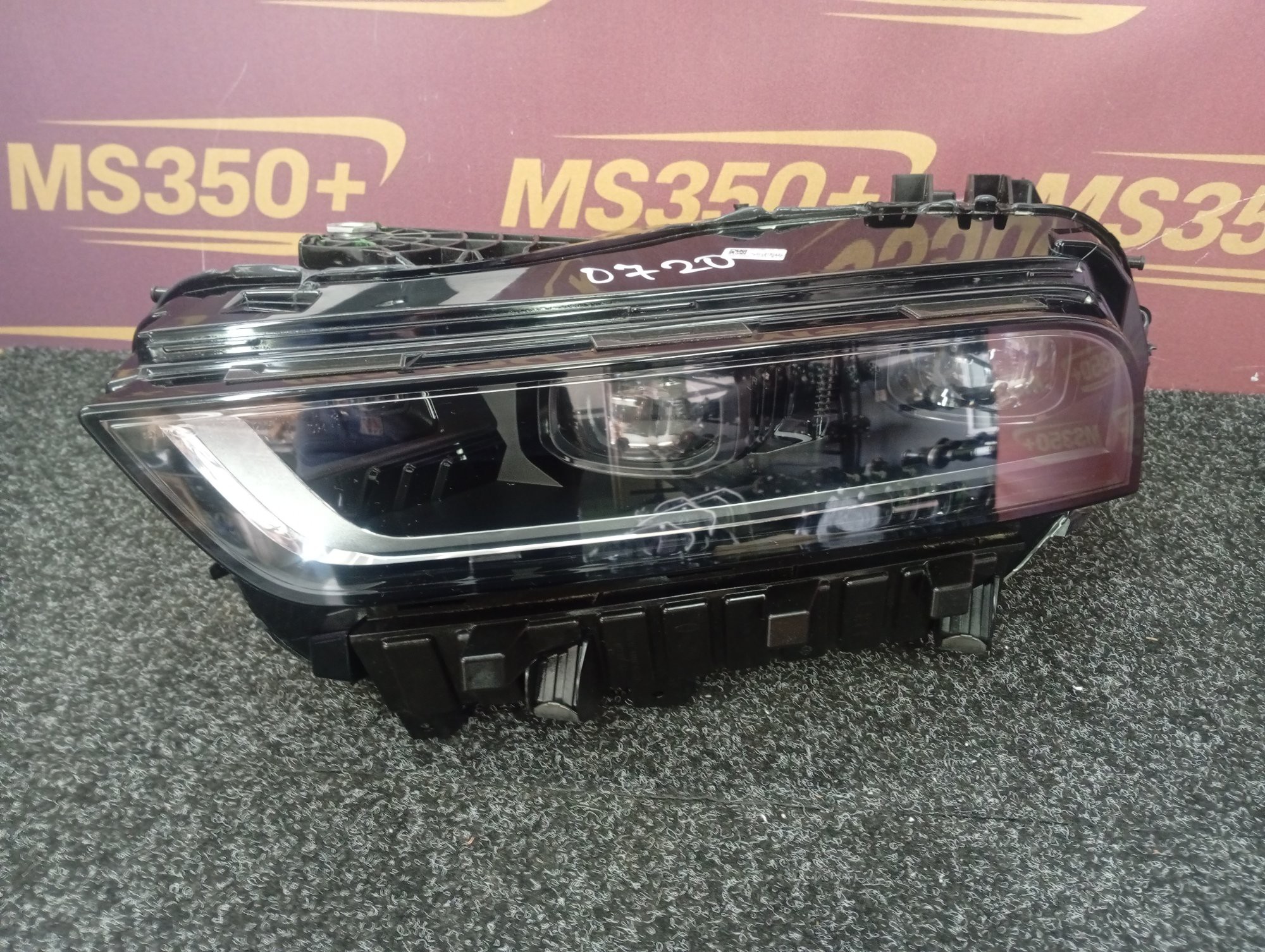 Б/у Фара передня ліва BMW X7 G07 - 1