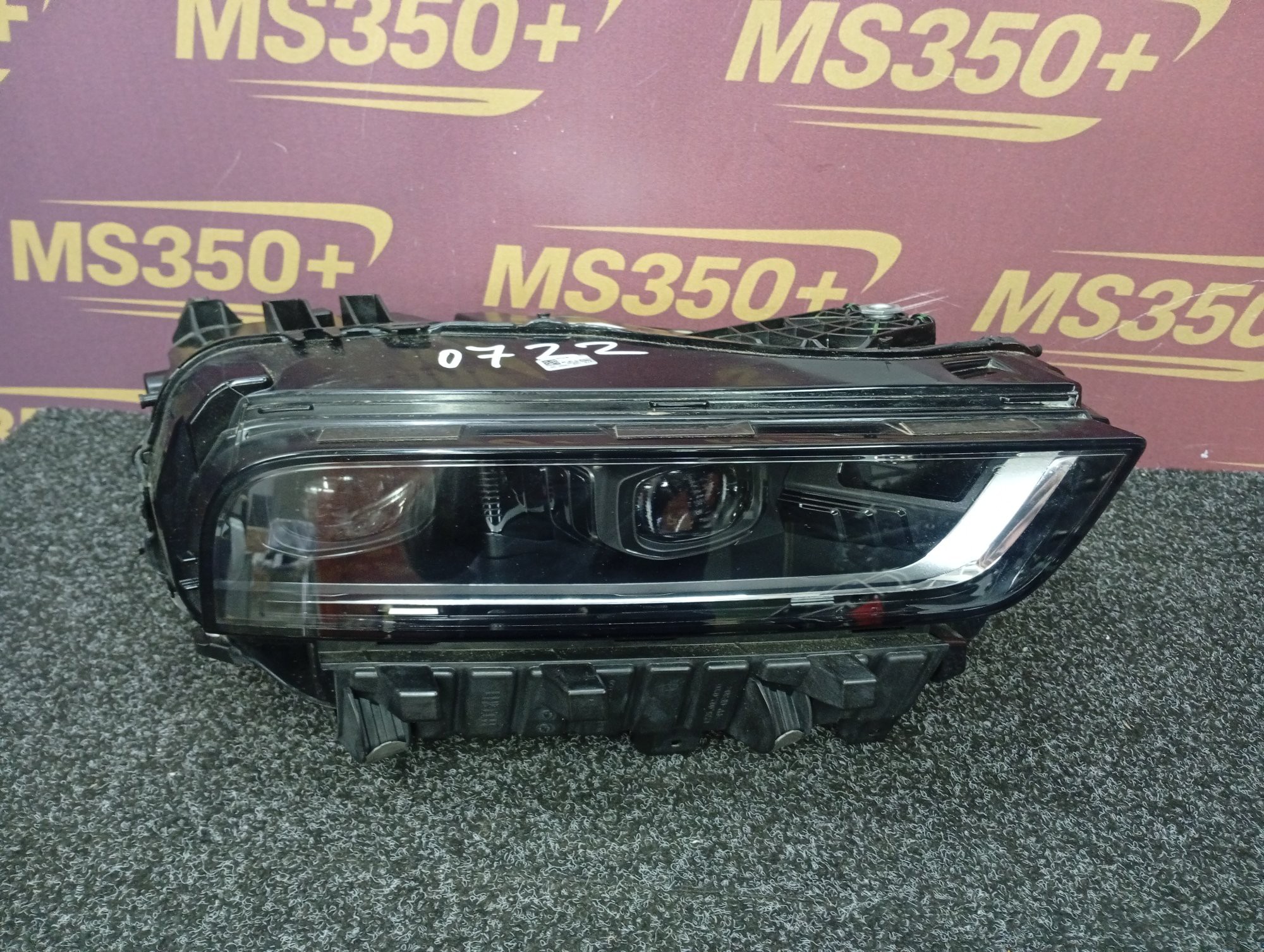 Б/у Фара передня права BMW X7 G07 - 1