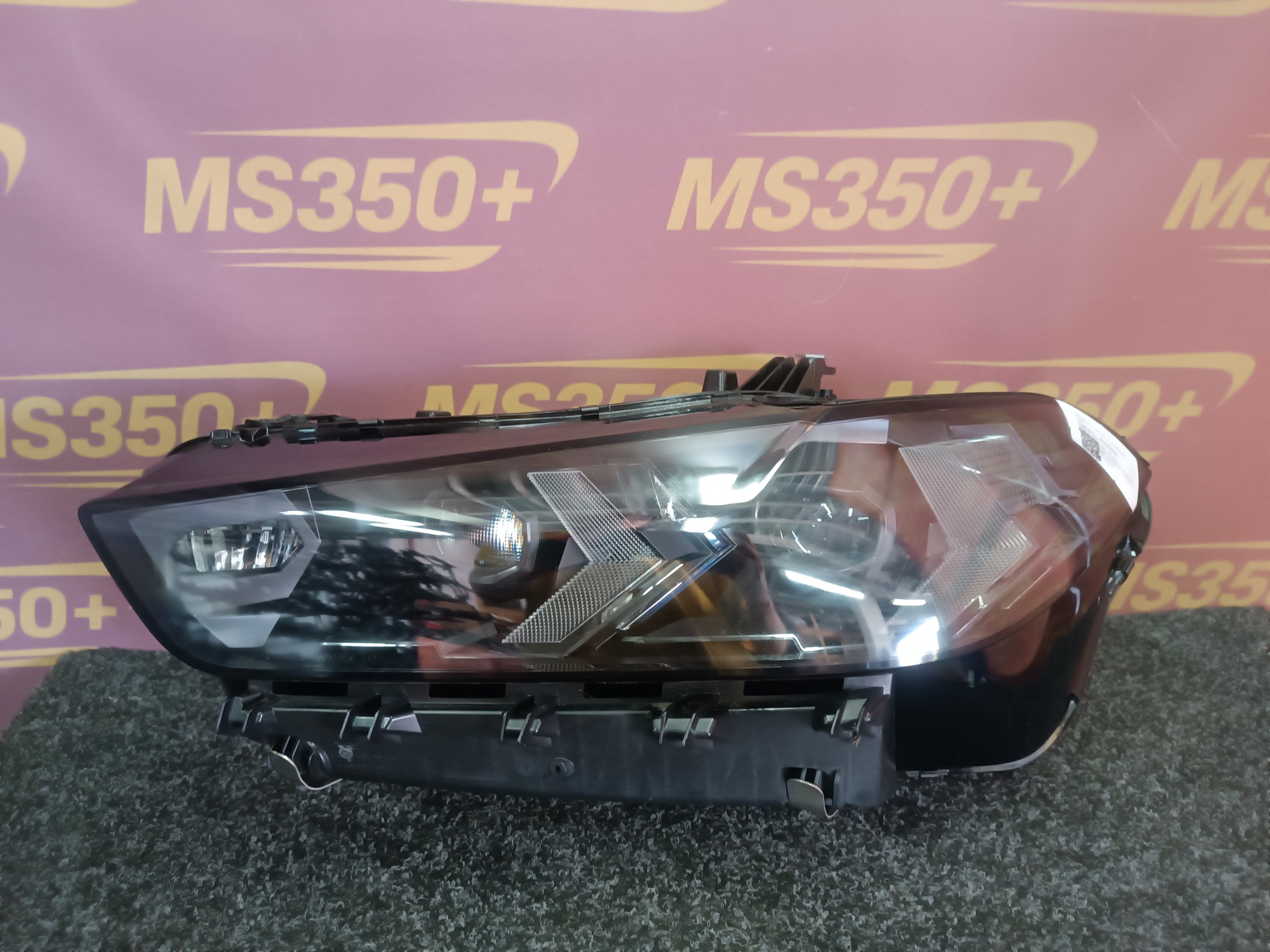 Б/у Фара передня ліва BMW X5 G05 - 1