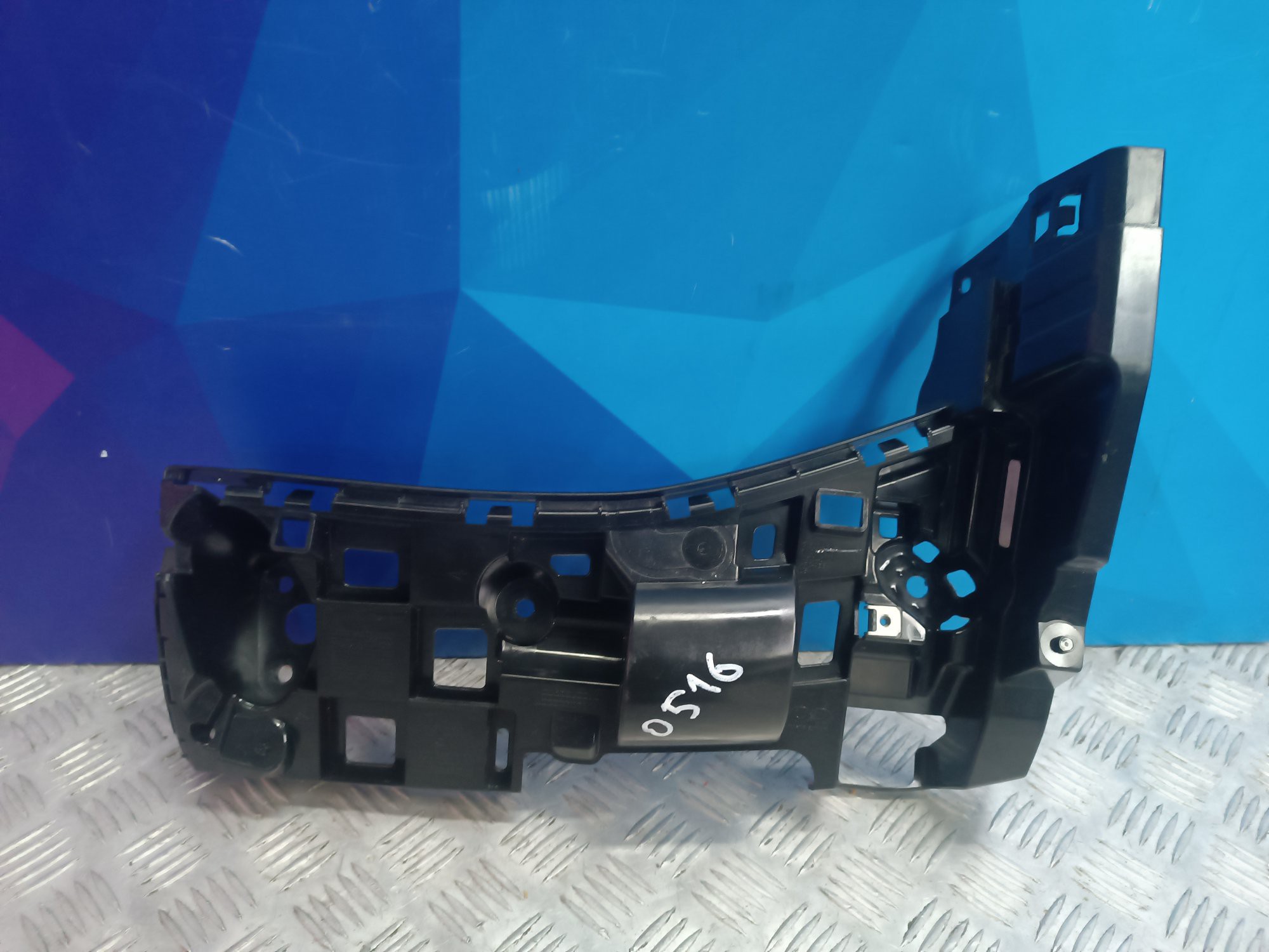 Б/у Кронштейн (кріплення) заднього бампера лівий BMW X5 G05 - 1