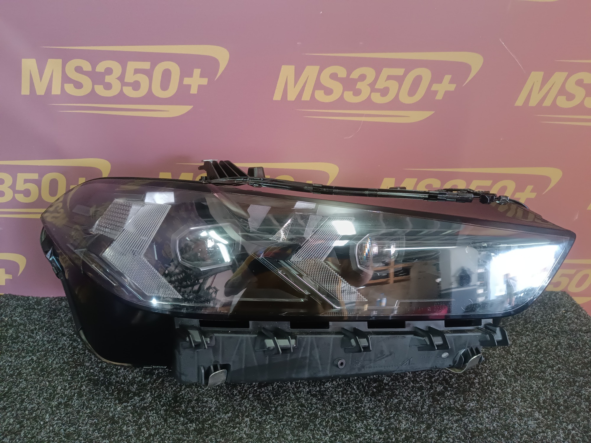 Б/у Фара передня права BMW X5 G05 - 1