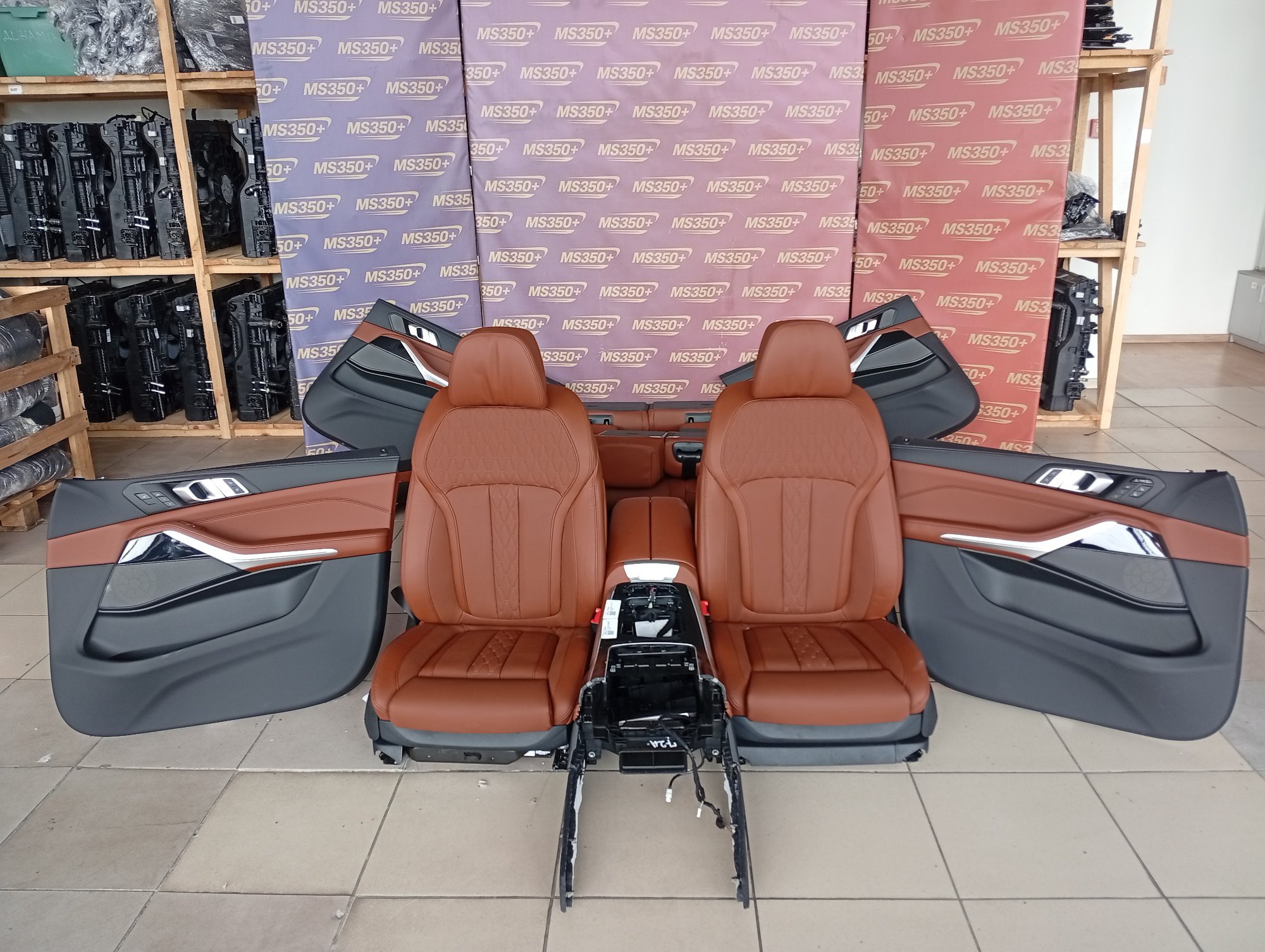 Б/в Салон (сидения) комплект BMW X7 G07 - 1