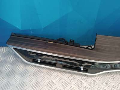 Б/у Дефлектор обдування салону центральний BMW X7 G07