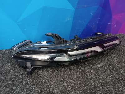 Б/у Фара передня права BMW X7 G07
