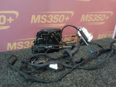 Б/у Замок дверей передньої правої BMW XM G09